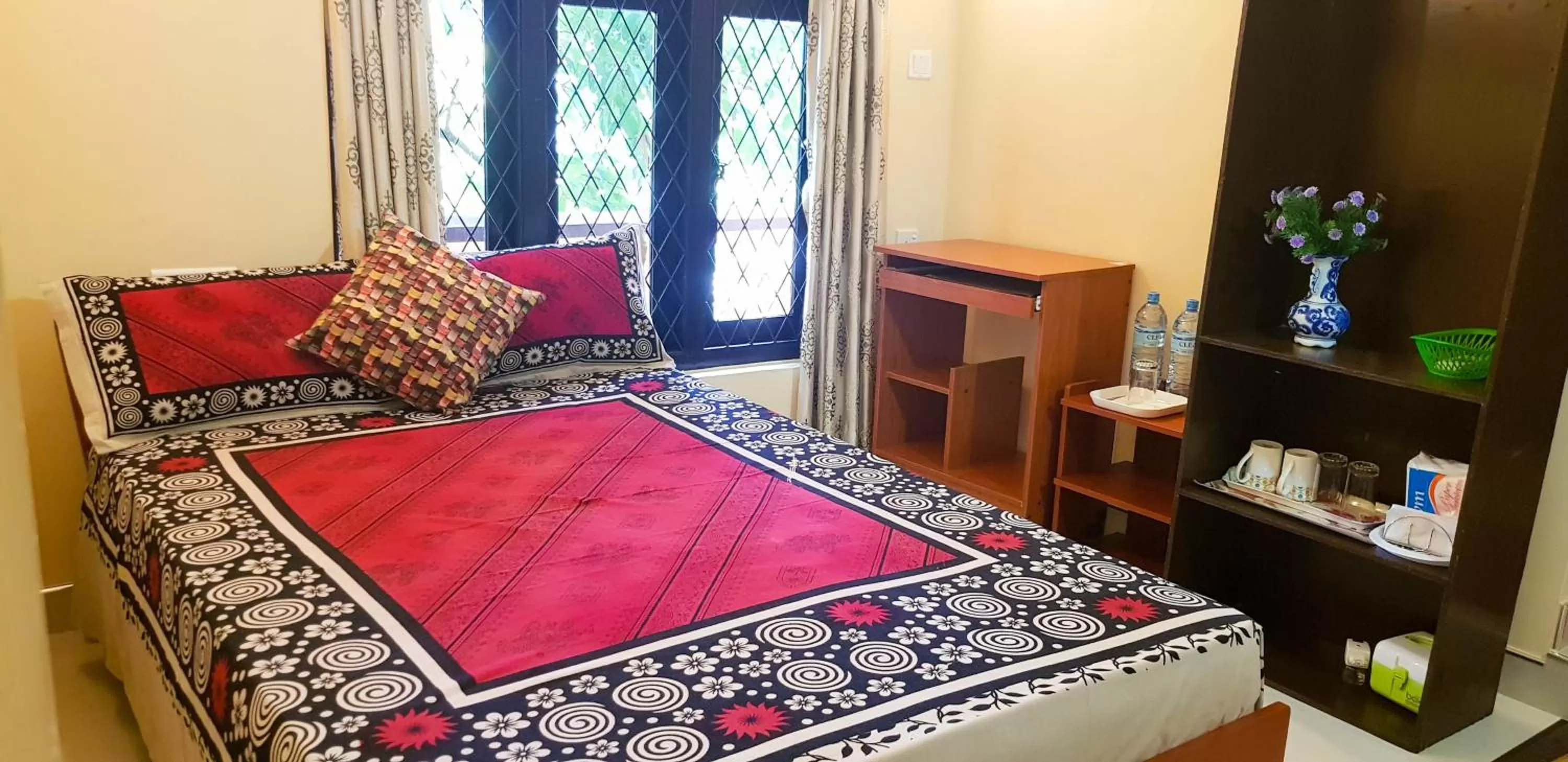 Bathroom, Bed in Evergreen