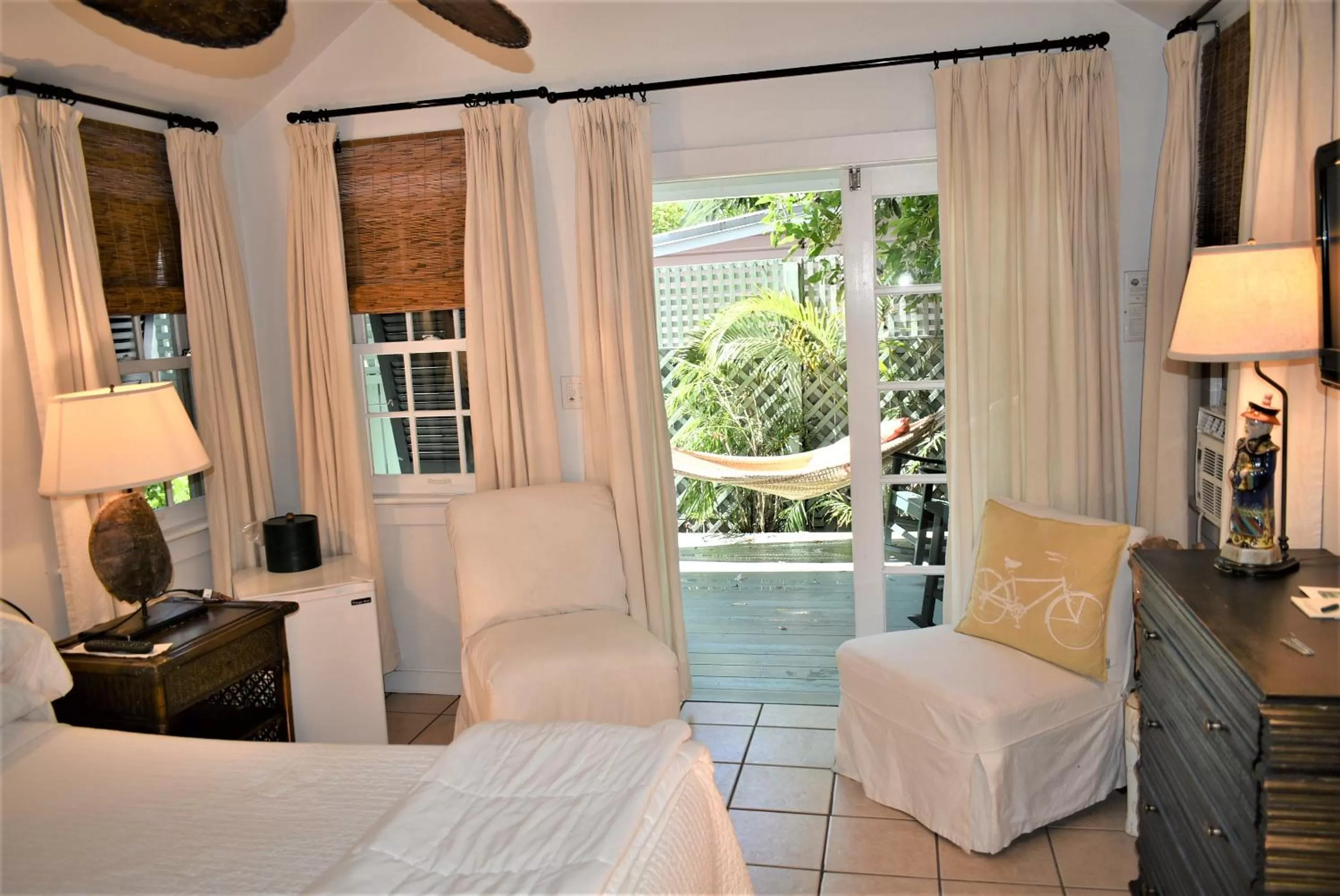 Bedroom, Bed in Simonton Court Historic Inn & Cottages