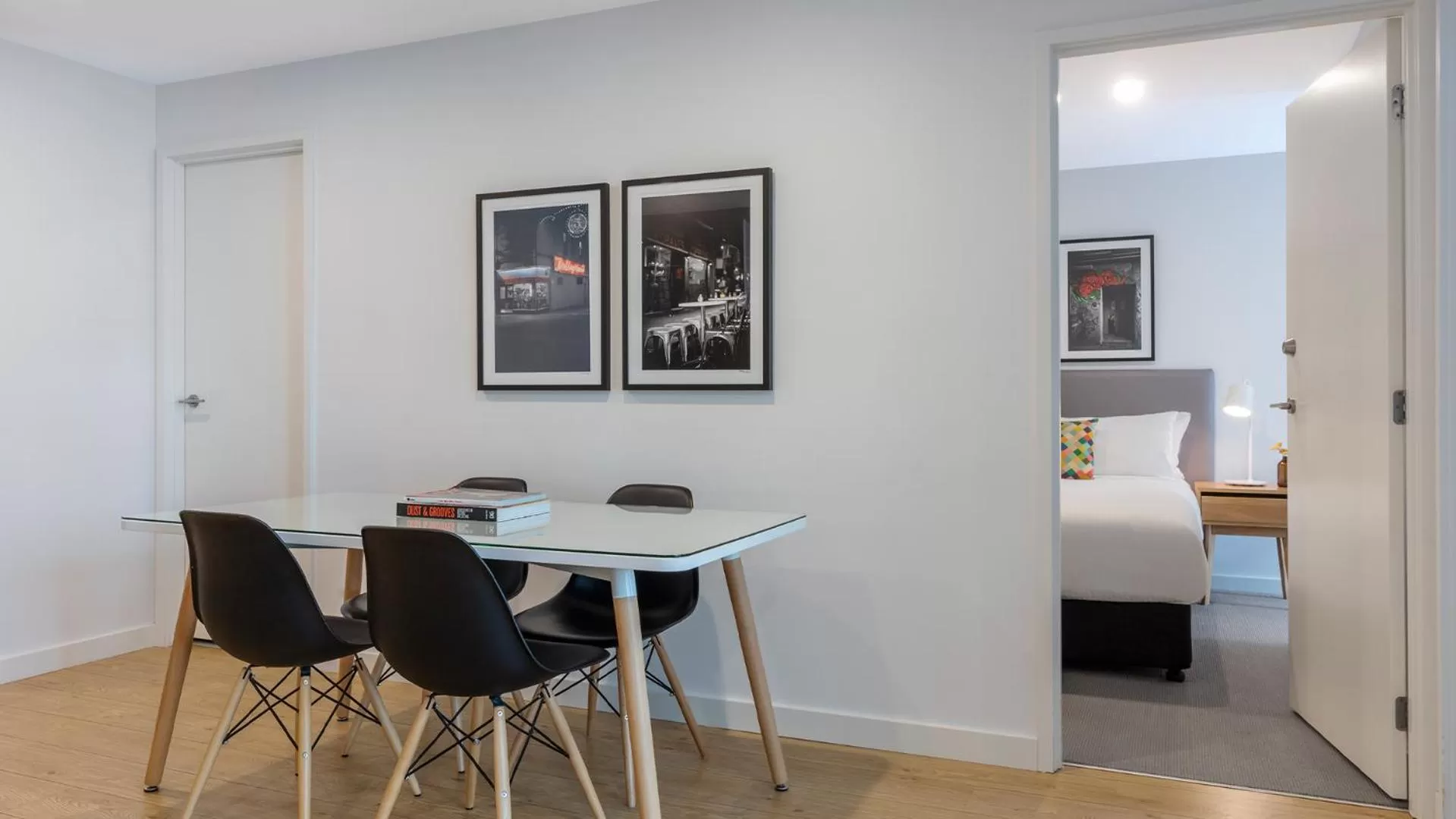 Dining area in Oaks Melbourne Southbank Suites