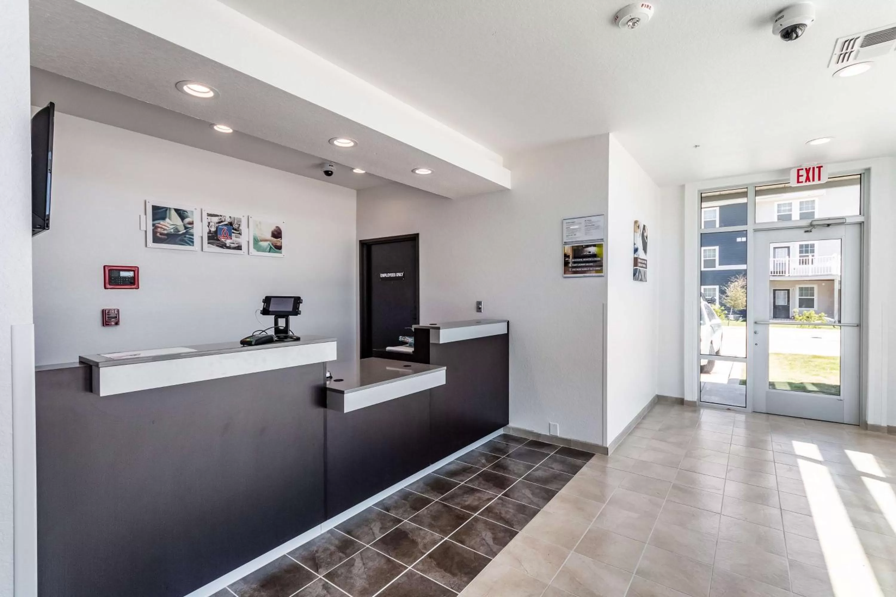 TV and multimedia in Studio 6-San Marcos, TX