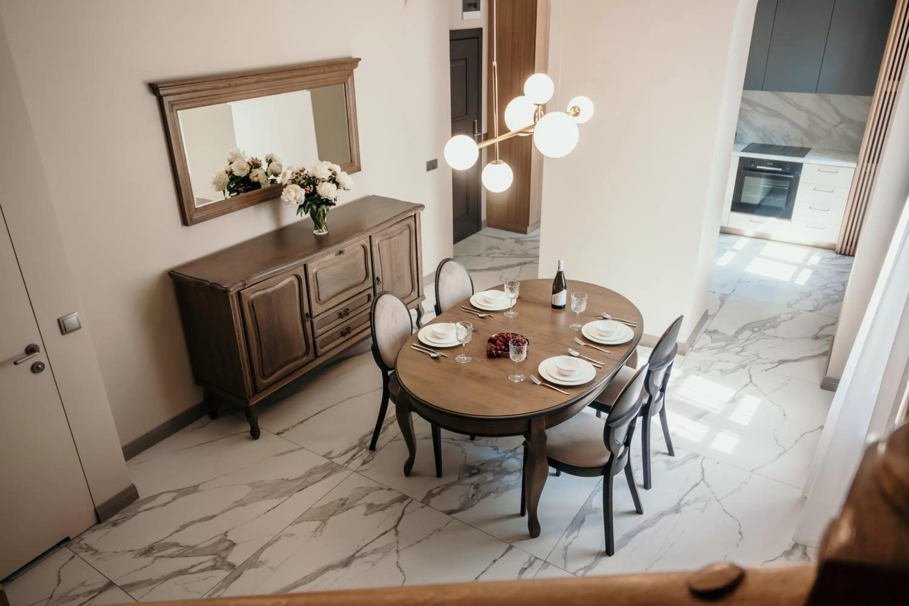 Kitchen or kitchenette, Dining Area in Apartamenty Małe Garbary