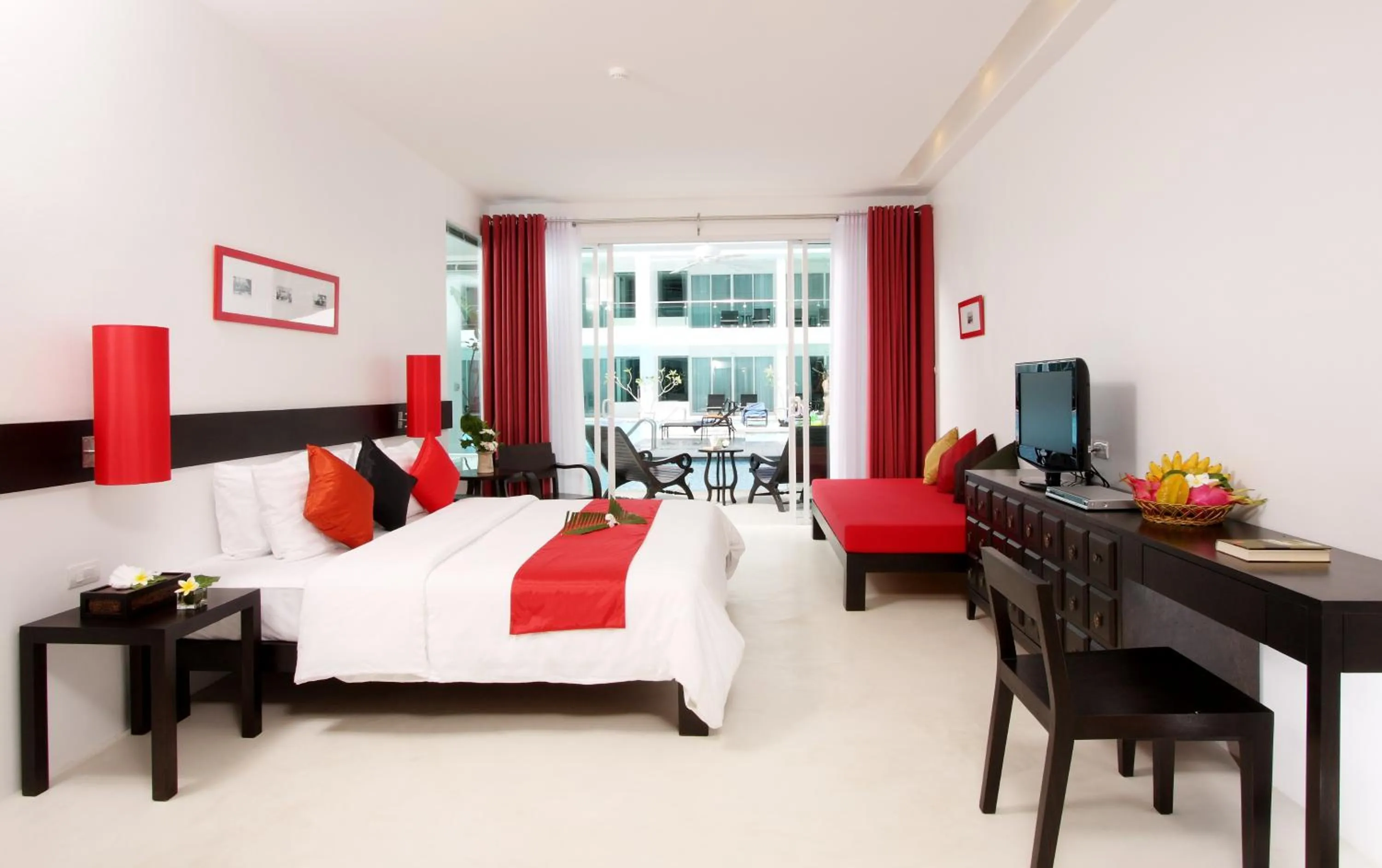 Bedroom, Bed in The Old Phuket - Karon Beach Resort