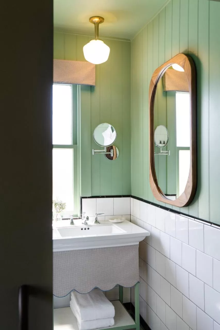 Bathroom in Le Petit Pali at 8th Ave