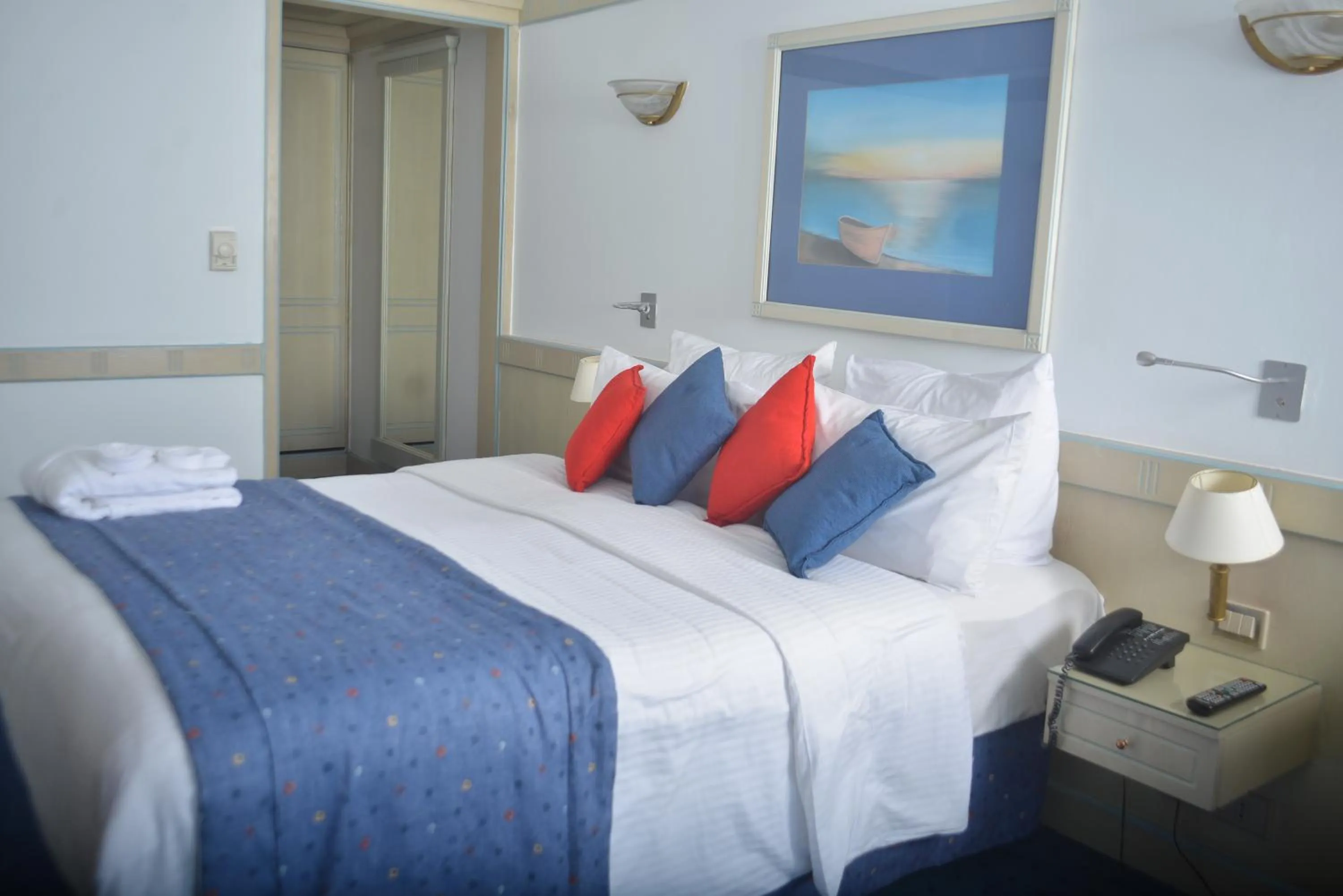 Bed in Romance Alexandria Hotel