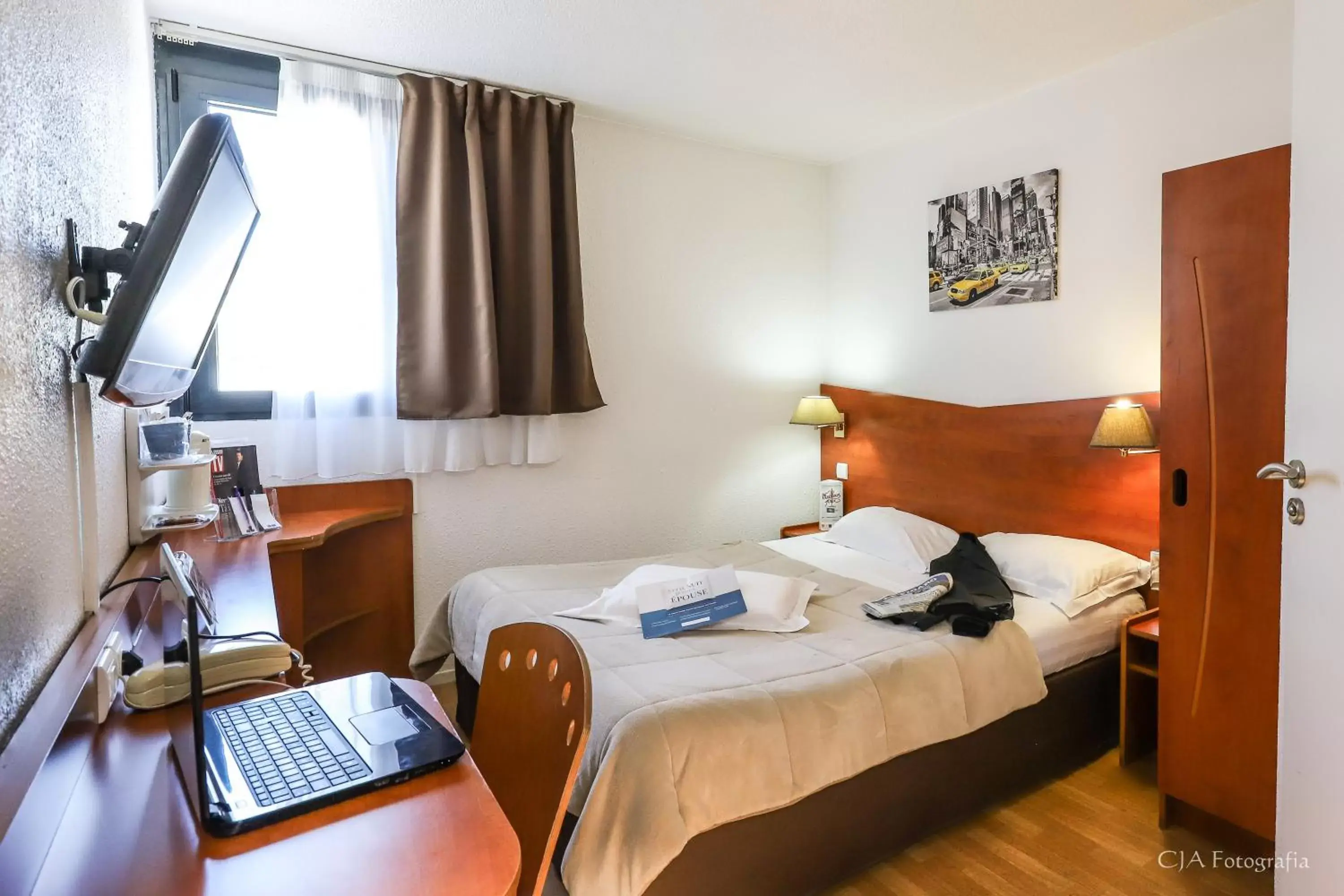 Double Room with 1 Double Bed in Hotel Restaurant Kyriad Brive Centre Double Room with 1 Double Bed in Hotel Restaurant Kyriad Brive Centre