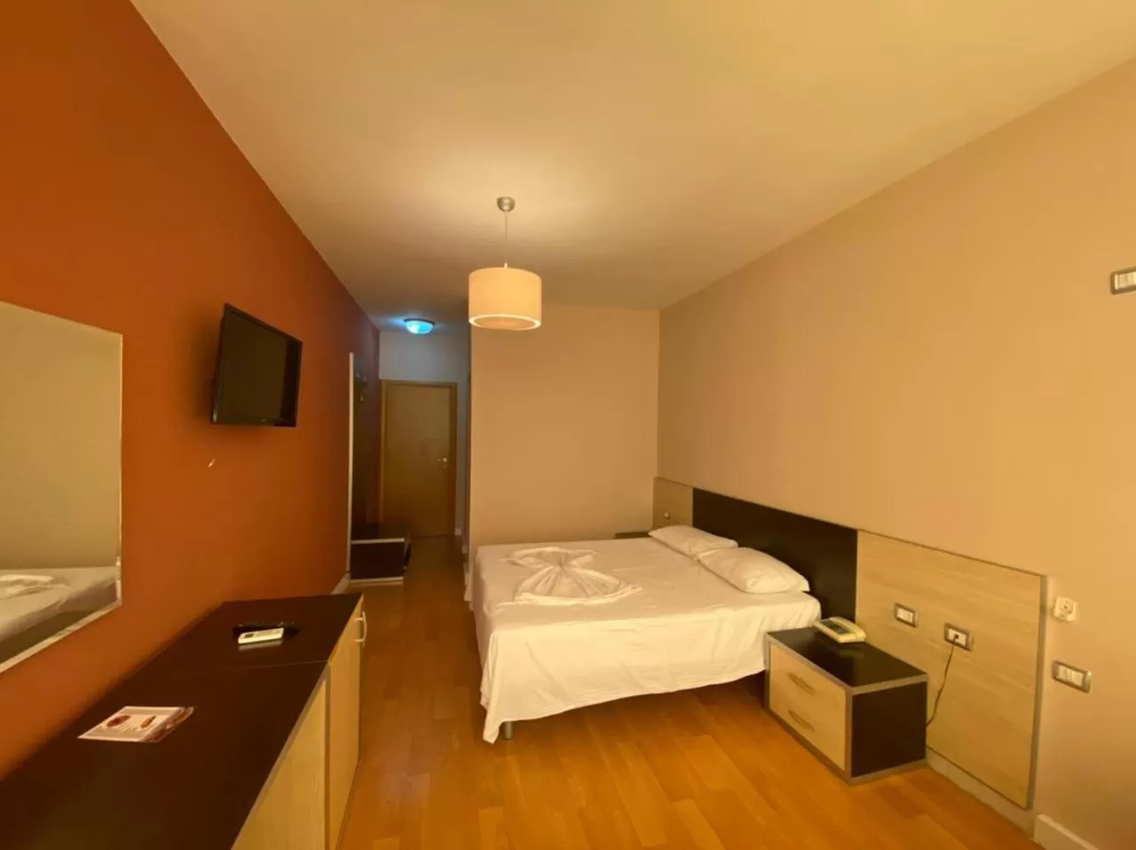 Bedroom, Bed in Hotel Continental