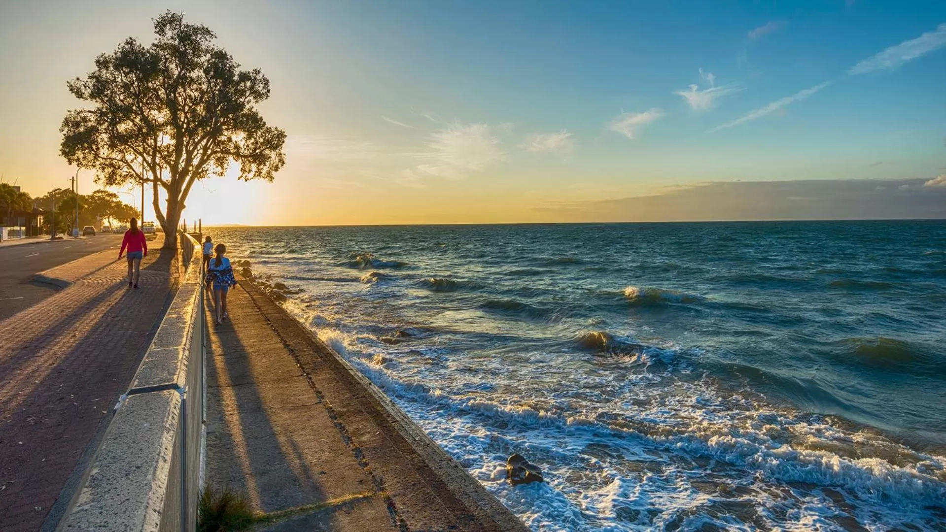 Beach in Oaks Hervey Bay Resort and Spa