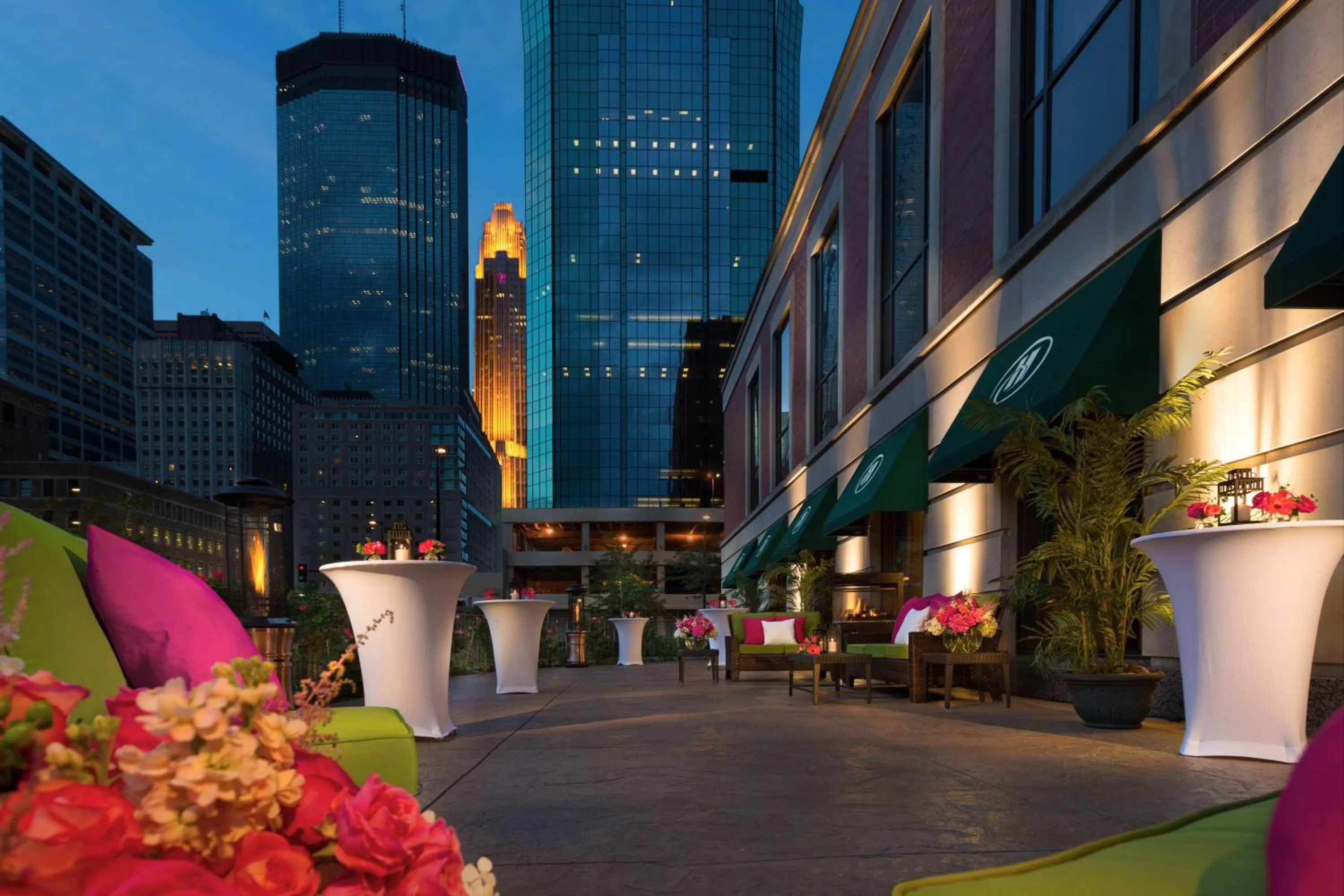 Patio in Hilton Minneapolis
