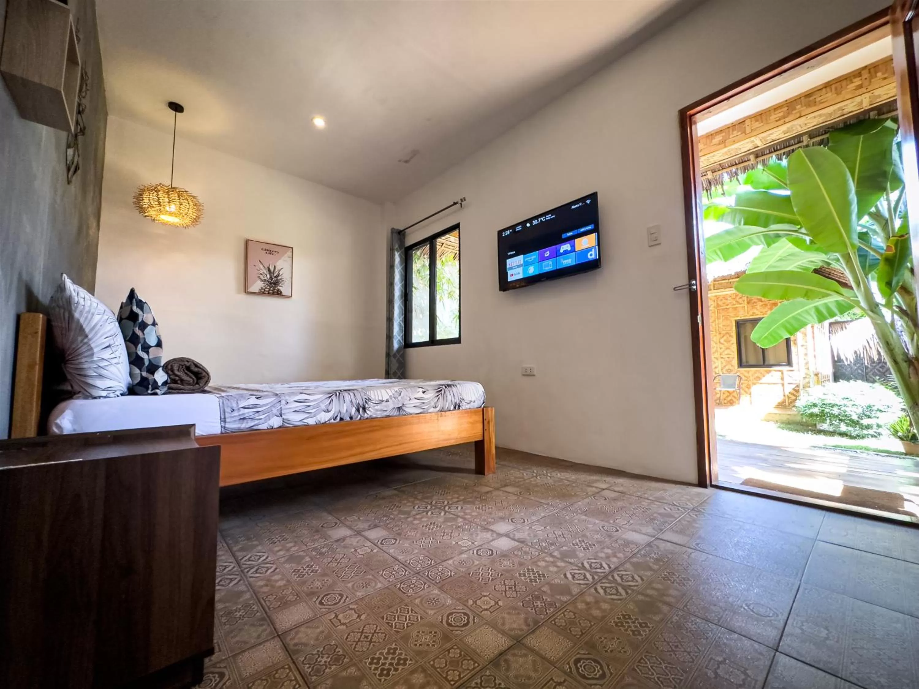 Photo of the whole room, Bed in Alona Pawikan