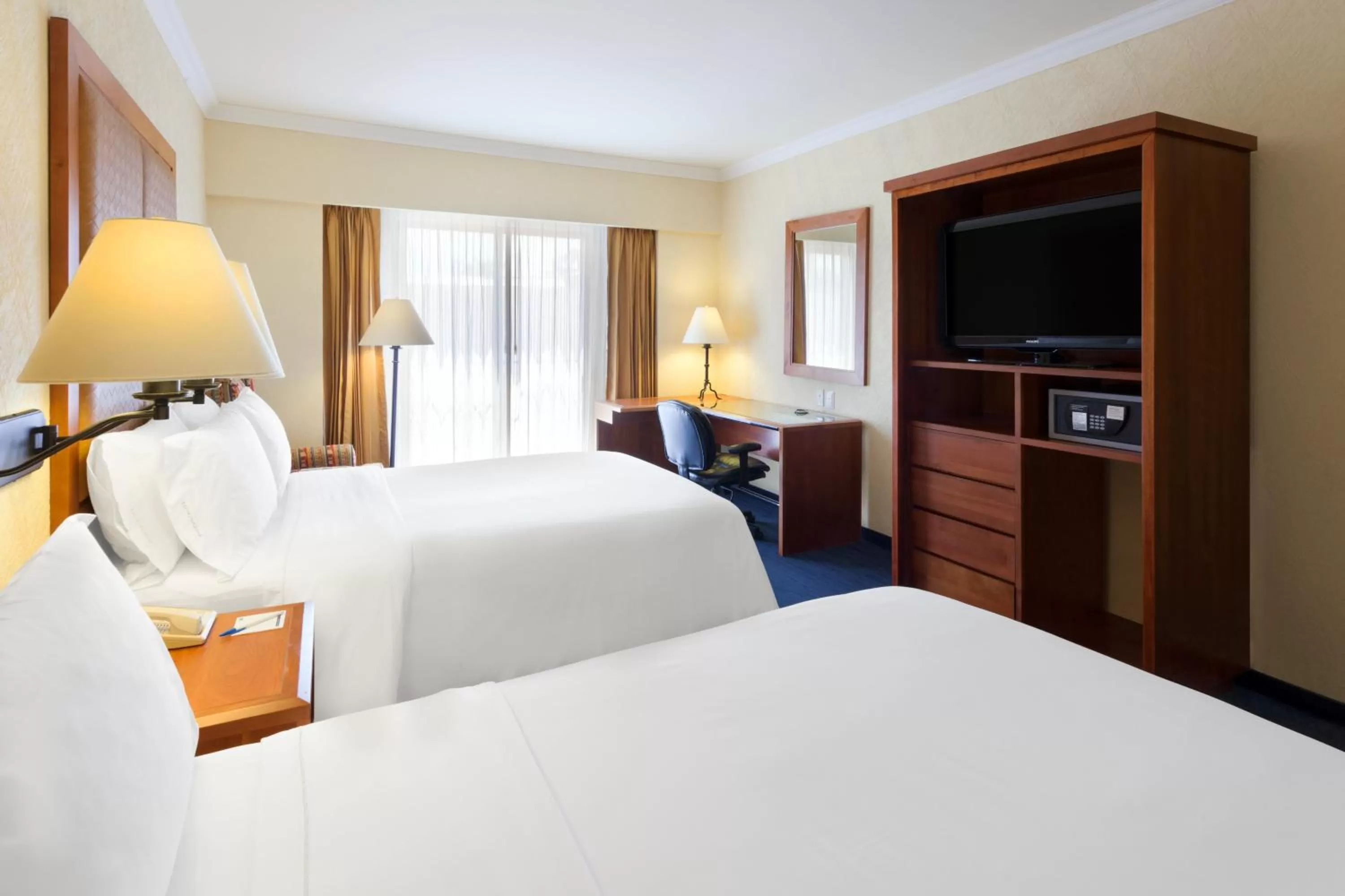 Photo of the whole room, Bed in Holiday Inn Express Oaxaca - Centro Historico by IHG