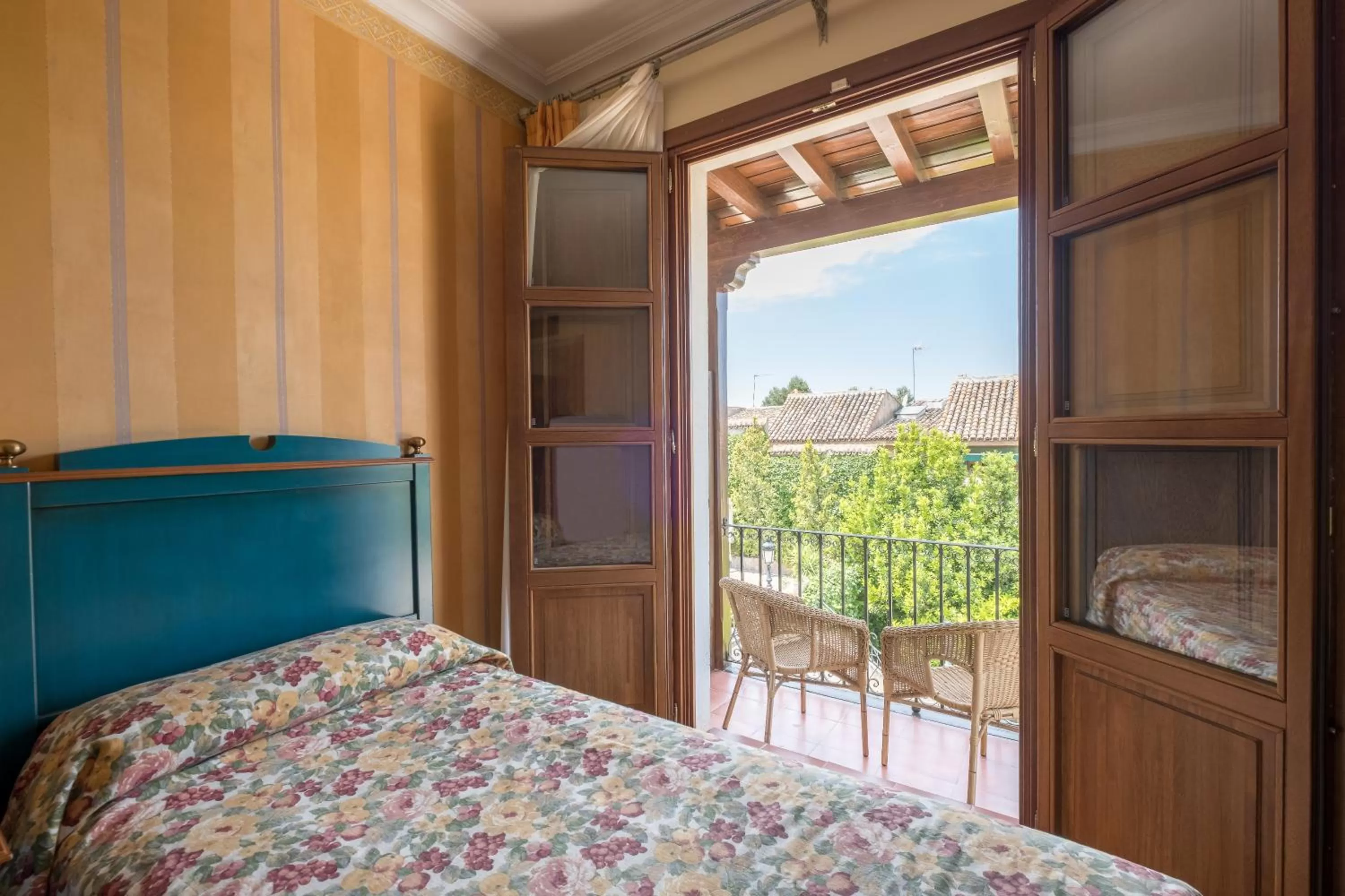 Photo of the whole room, Bed in Condesa de Chinchón