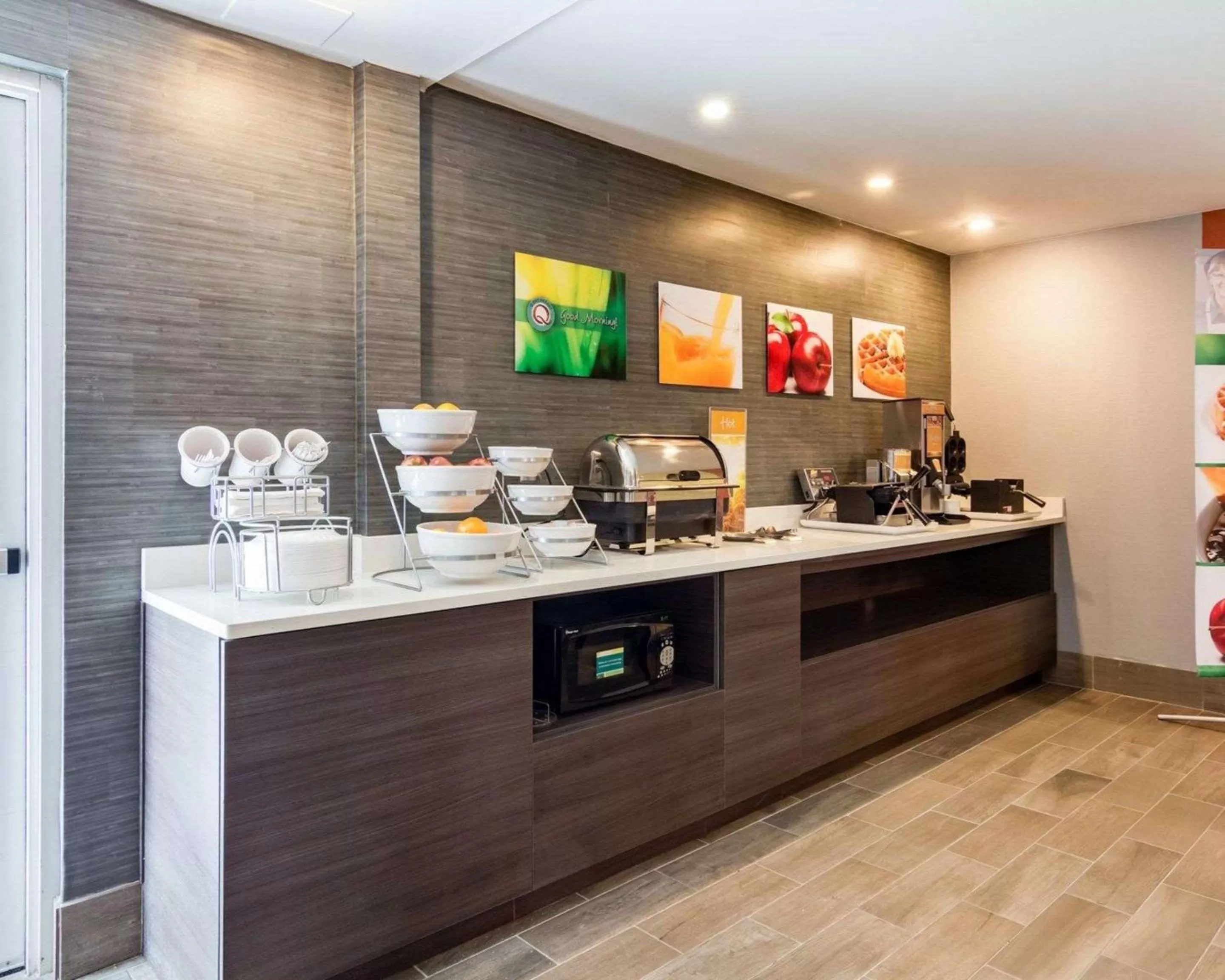 Restaurant/places to eat in Quality Inn & Suites Ashland near Kings Dominion