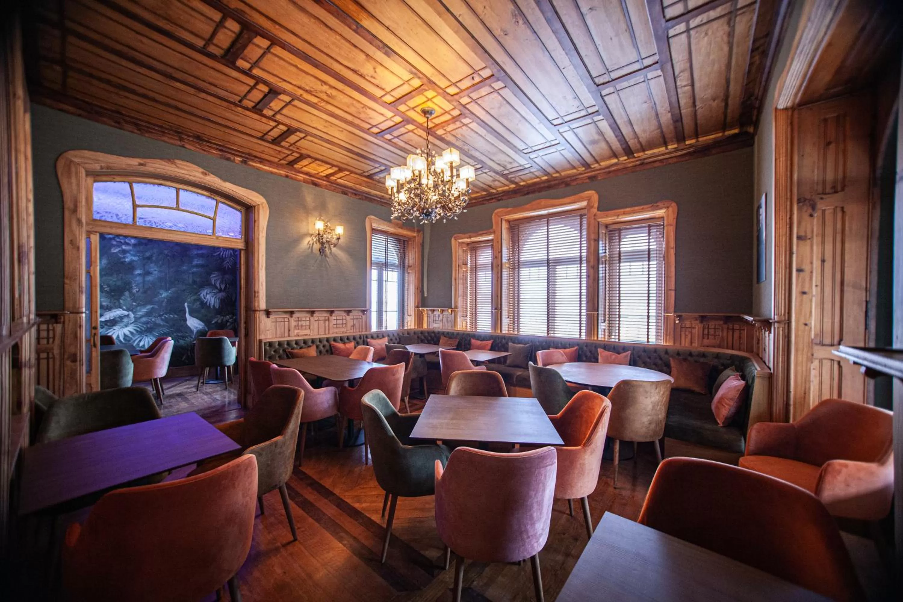 Restaurant/places to eat in Storytellers Palace