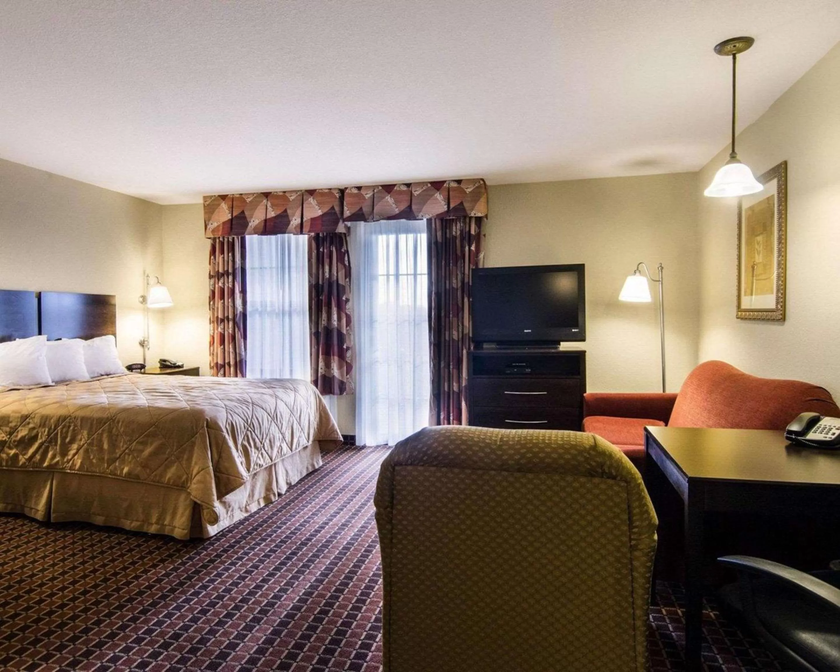 Photo of the whole room, Bed in Affordable Suites of America Rogers - Bentonville
