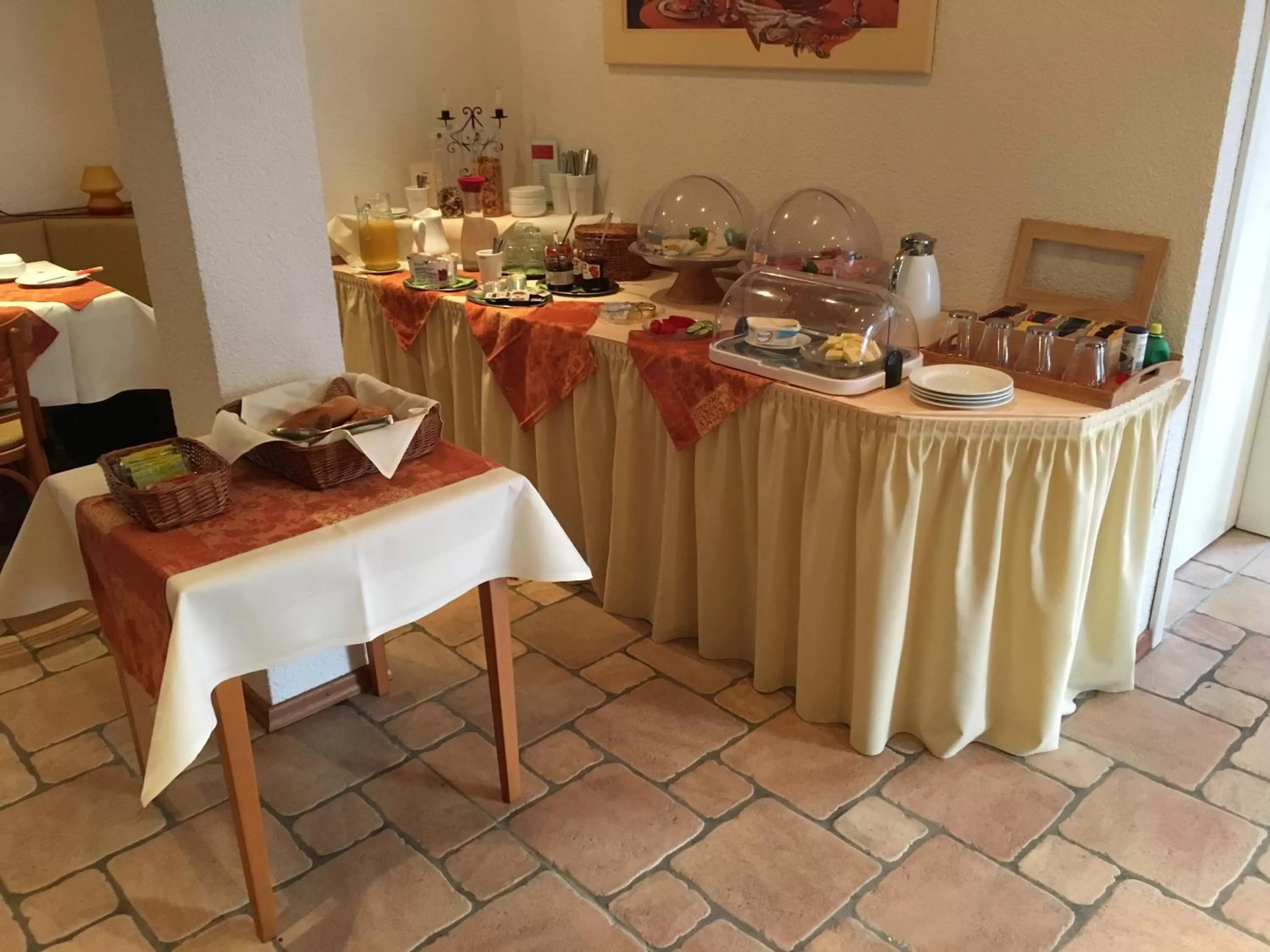 Breakfast, Restaurant/Places to Eat in Hotel Gästehaus Linden