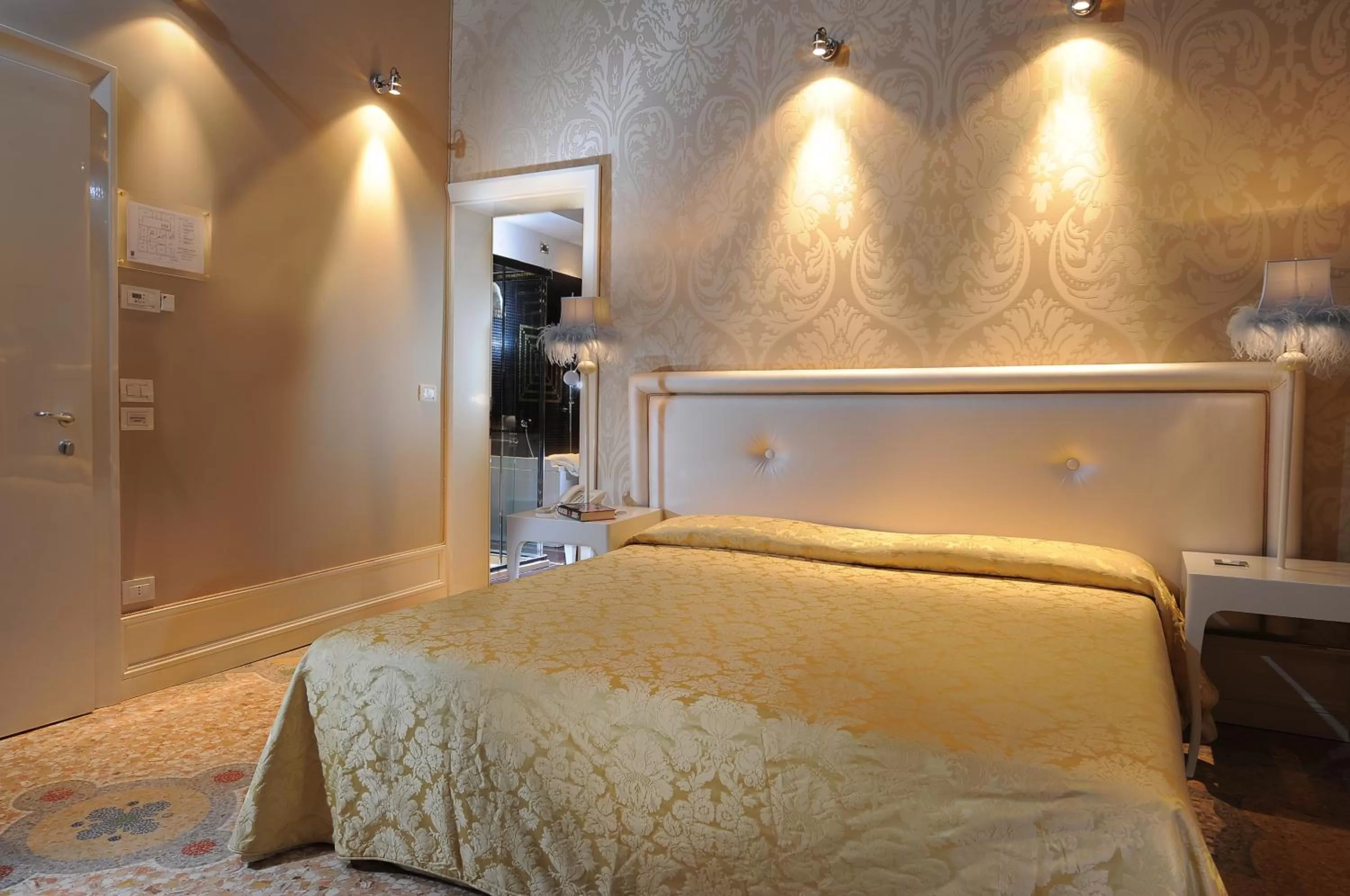 Shower, Bed in Hotel Ai Due Principi