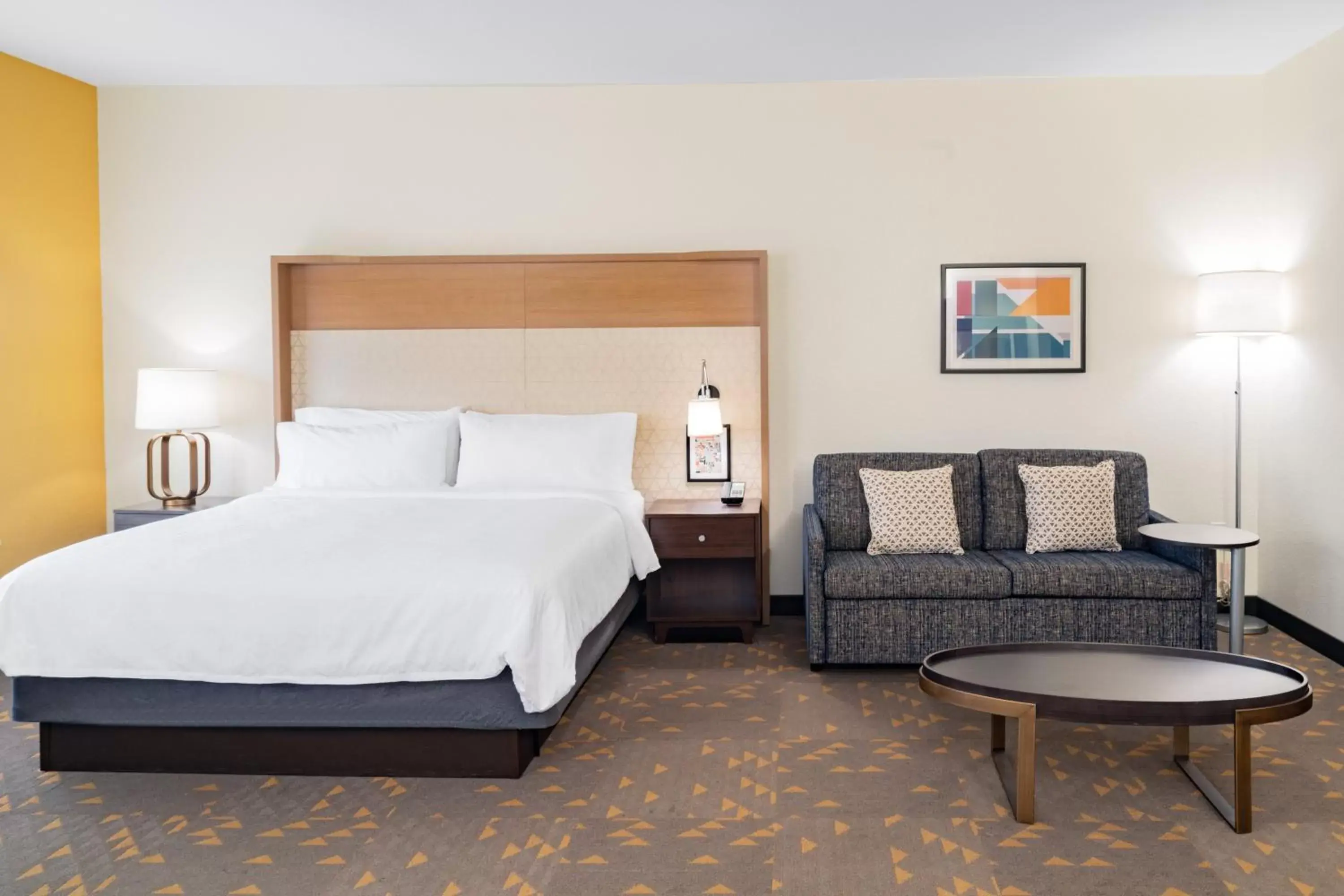 Premium King Room with Sofa Bed in Holiday Inn Southaven Central - Memphis by IHG Premium King Room with Sofa Bed in Holiday Inn Southaven Central - Memphis by IHG