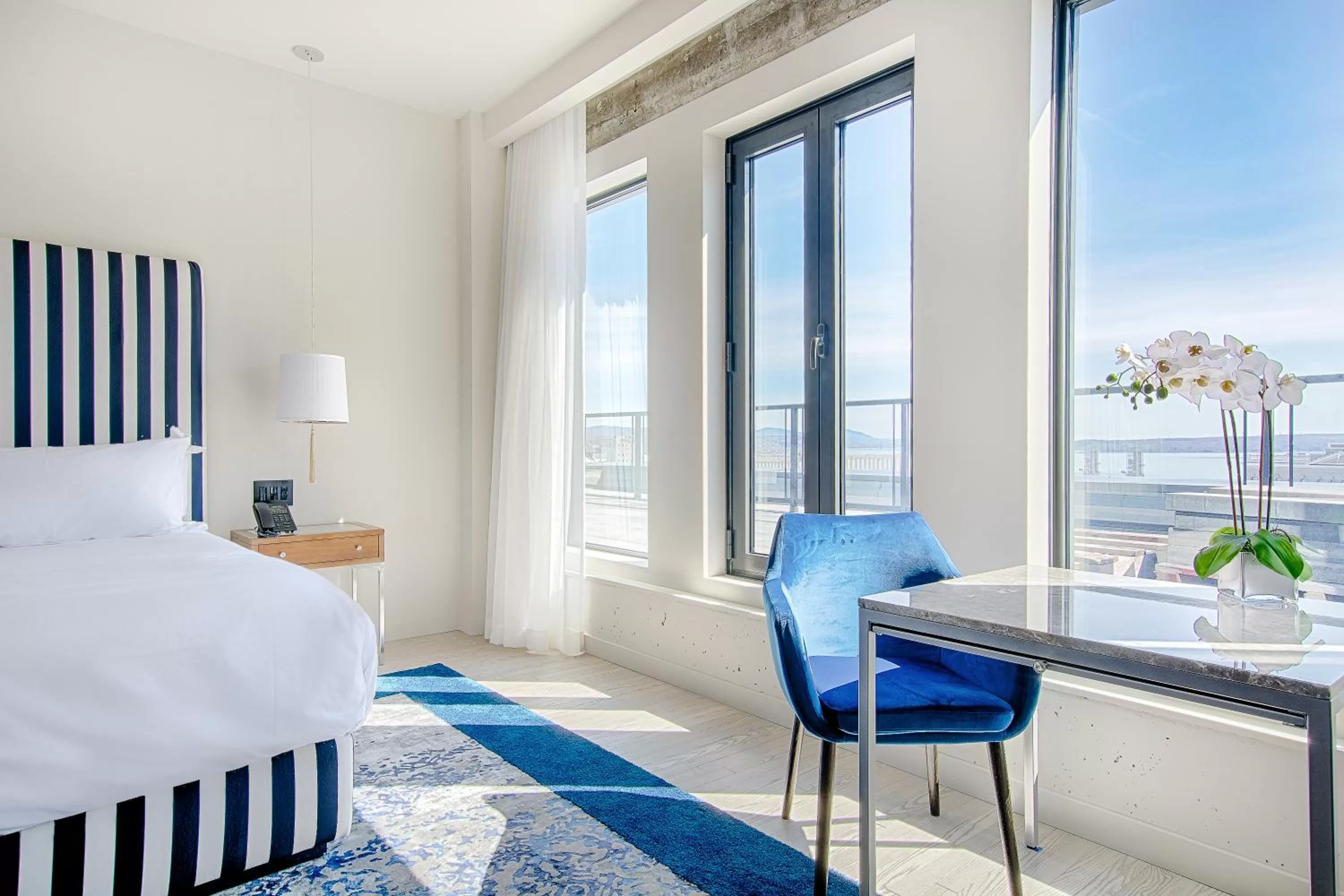 Photo of the whole room, Bed in Monsieur Jean - Hôtel Particulier