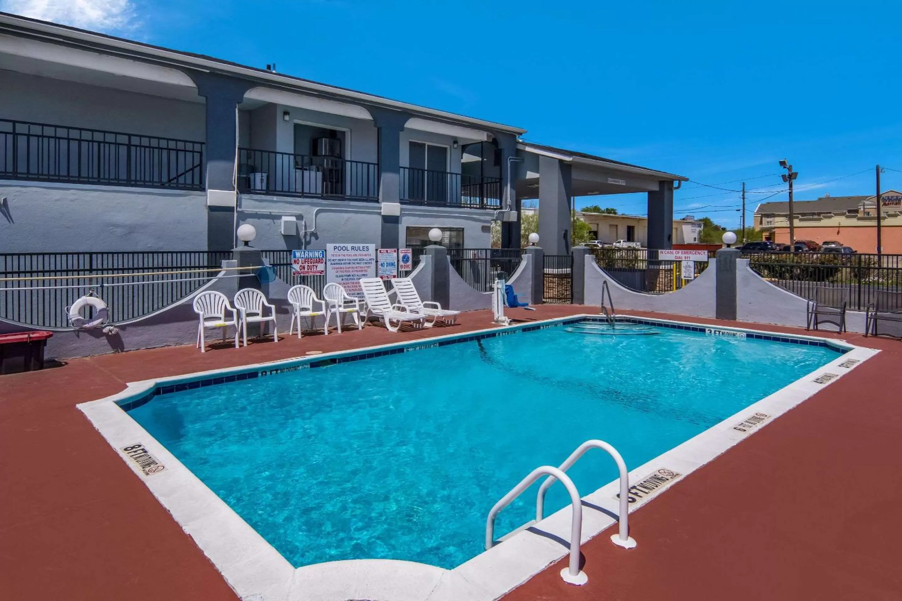 Pool view in Econo Lodge Waco North I-35
