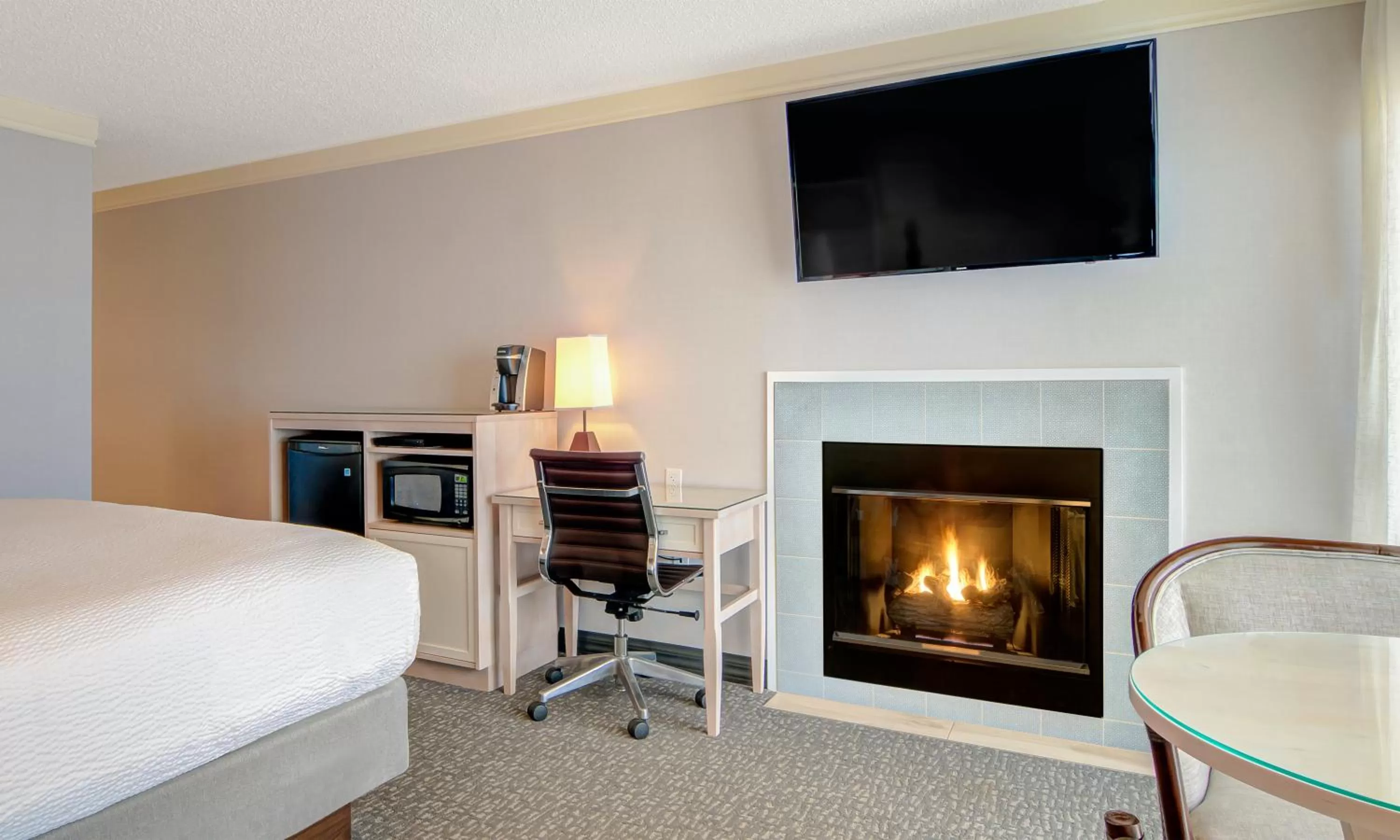 fireplace in Hallmark Resort - Newport