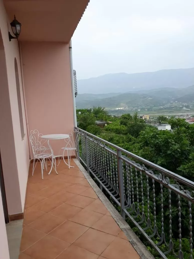 Balcony/Terrace in Guesthouse Villa Rosa Berat