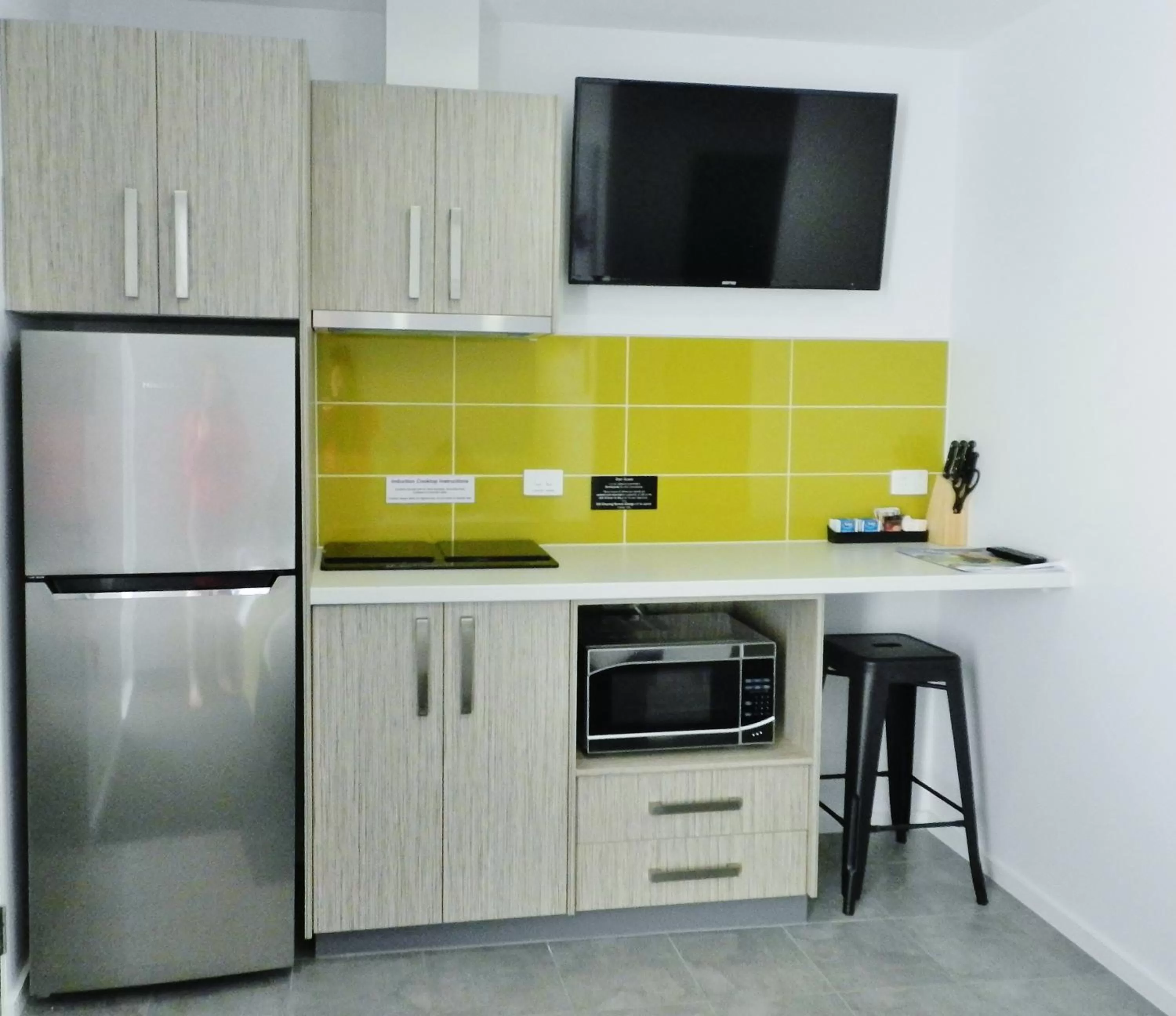 Kitchen/Kitchenette in Motel 24