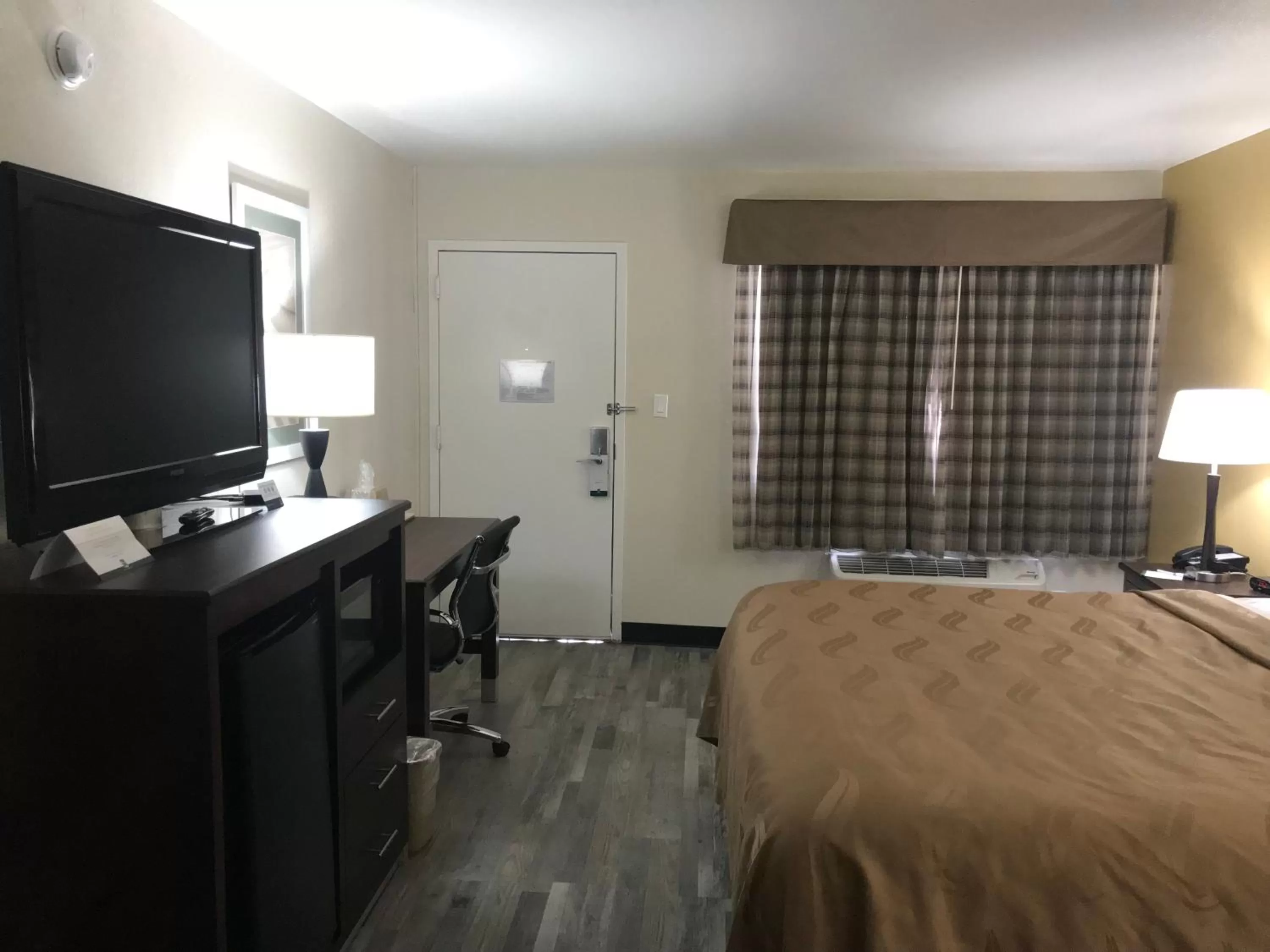 Bedroom in Quality Inn & Suites near Downtown Mesa