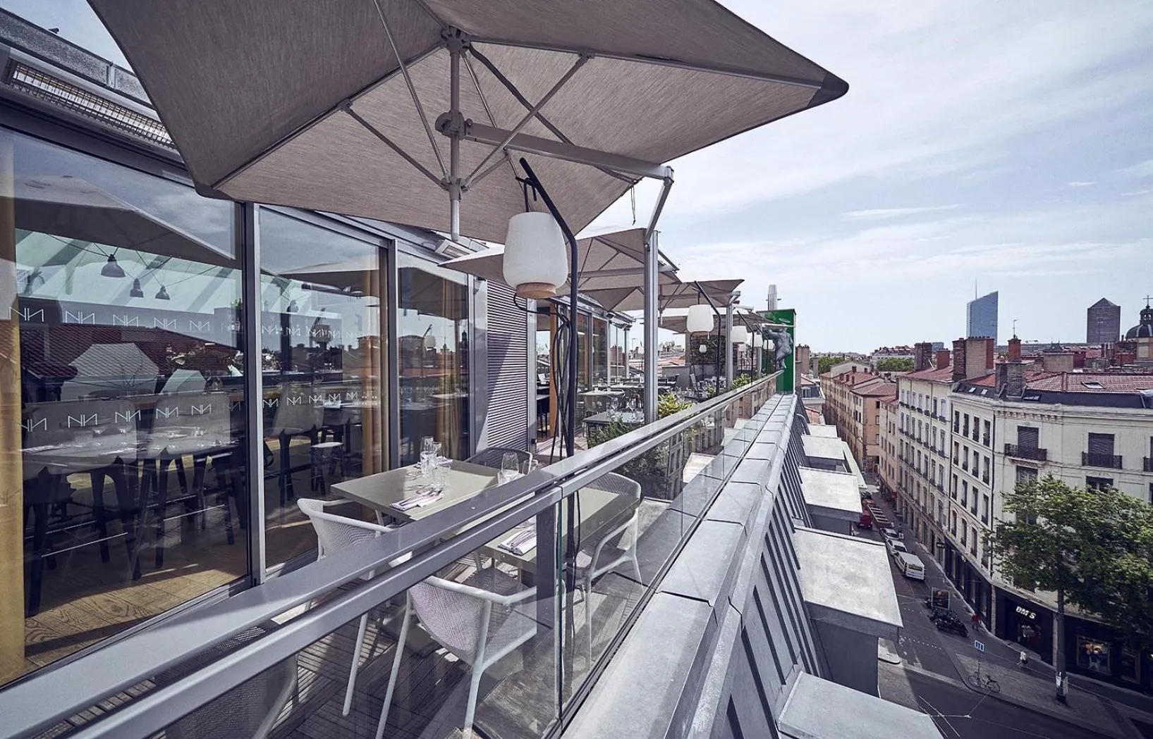 Restaurant/places to eat in Maison Nô - Hôtel et Rooftop