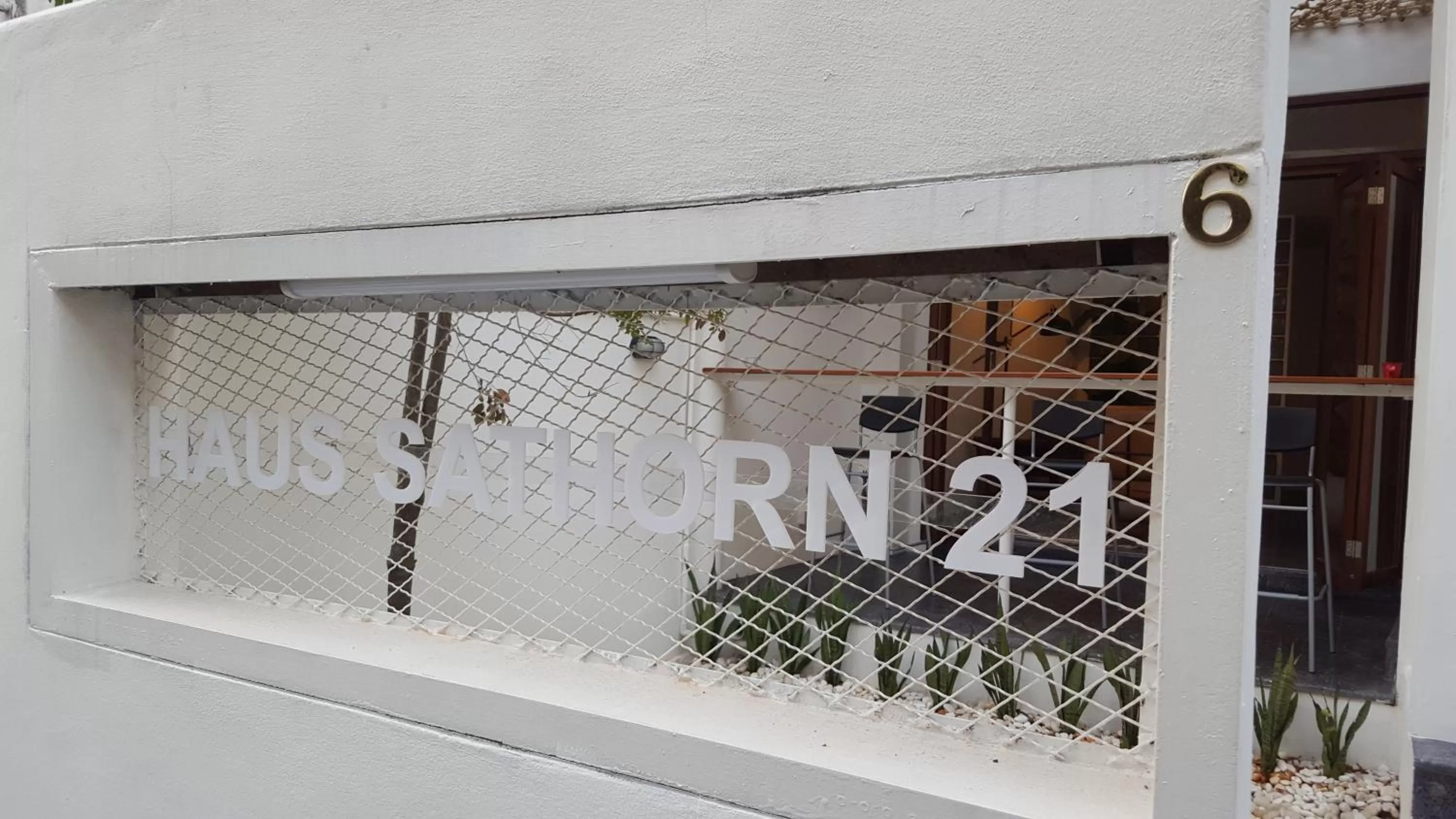 Haus Sathorn 21 Bed and Breakfast