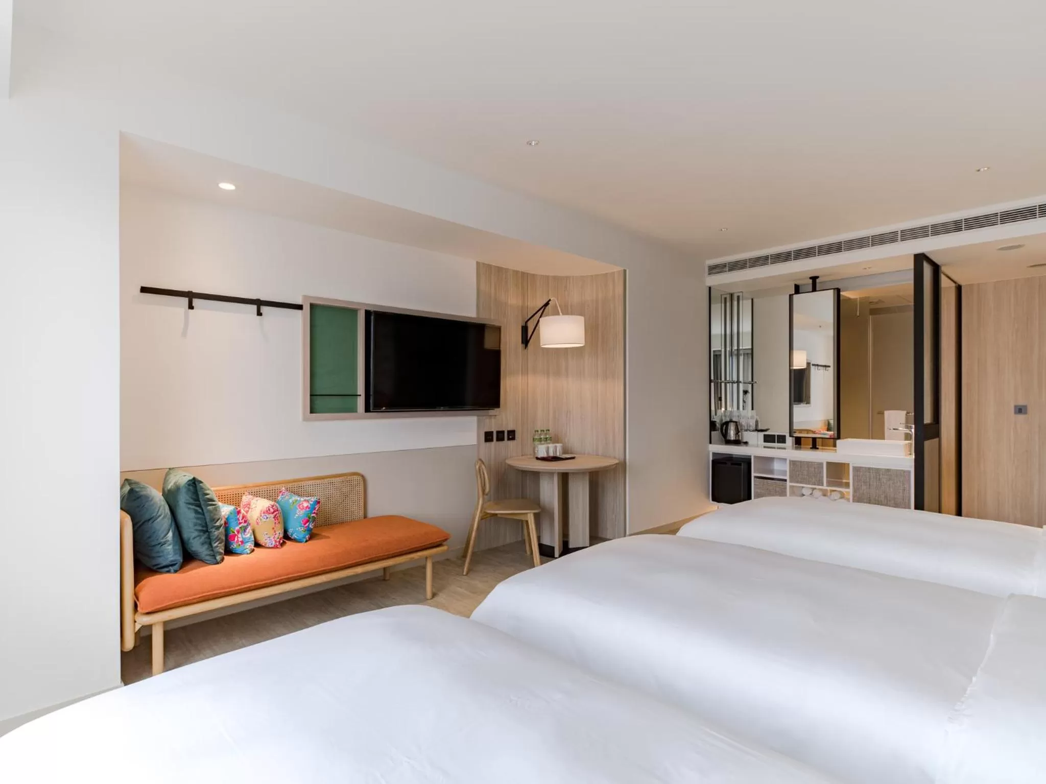 Bed in Boutech JianTan Hotel