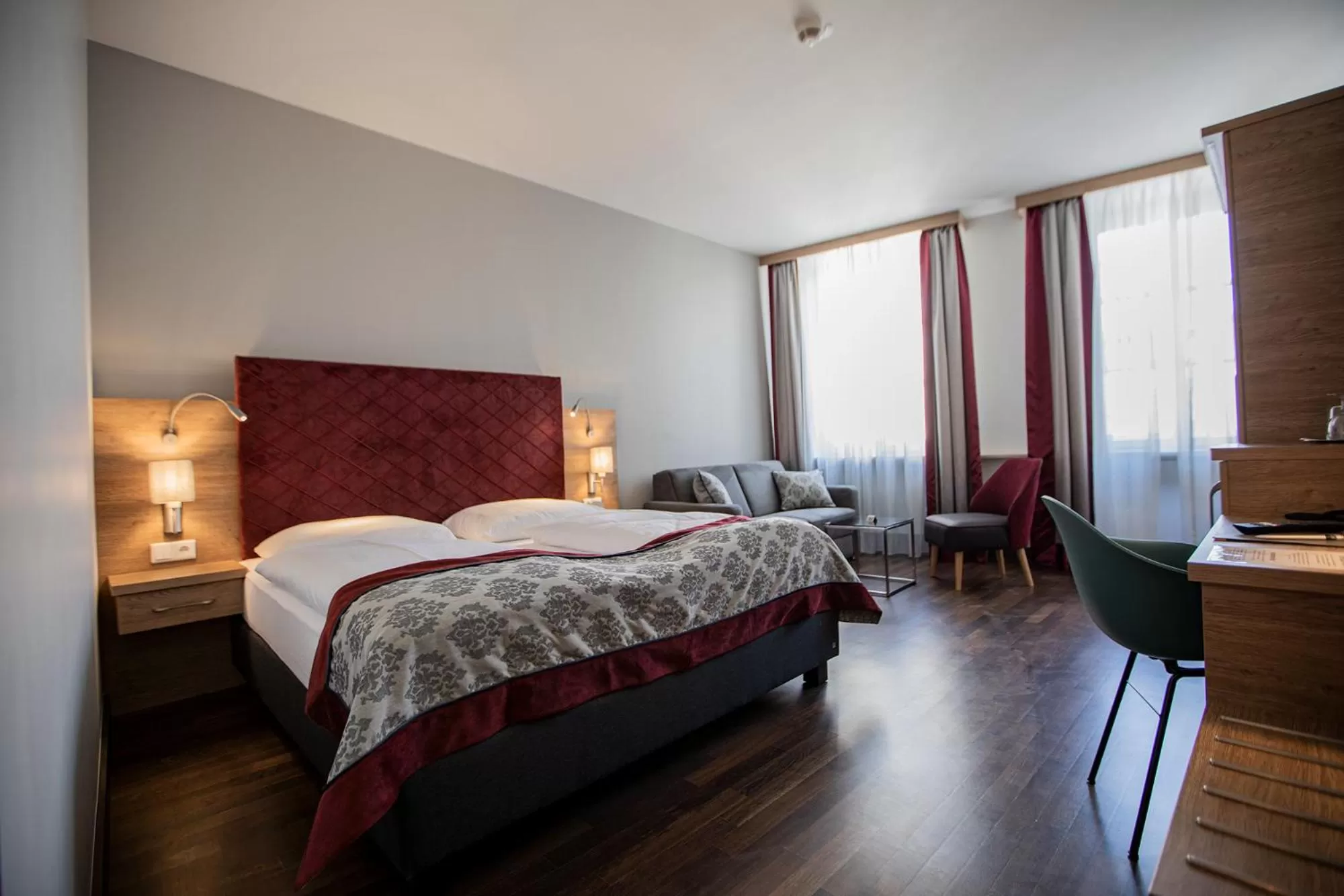 Bed in Hotel Elefant Family Business