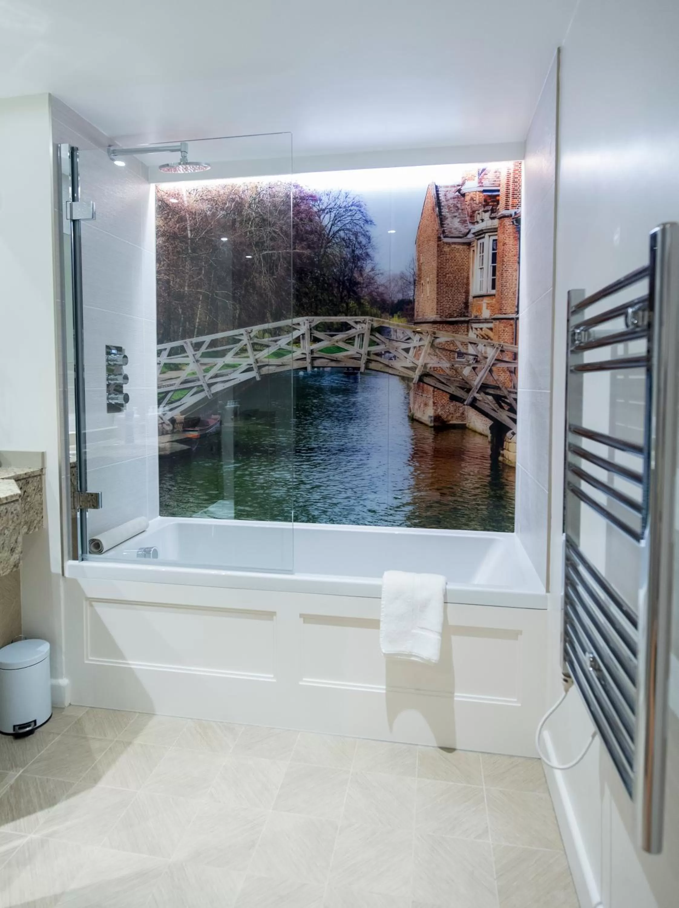 Bathroom in Gonville Hotel
