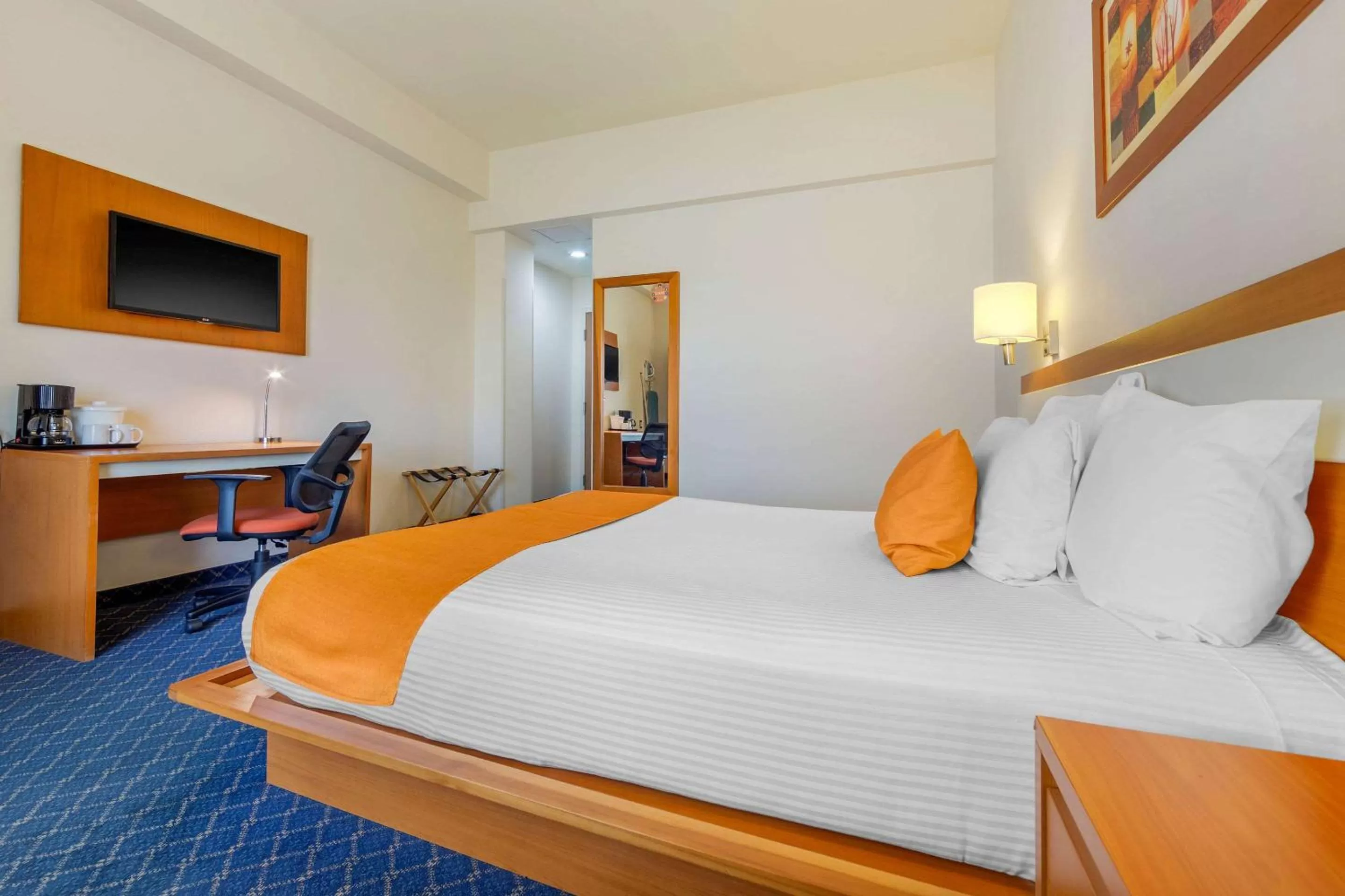 Photo of the whole room, Bed in Sleep Inn Torreon