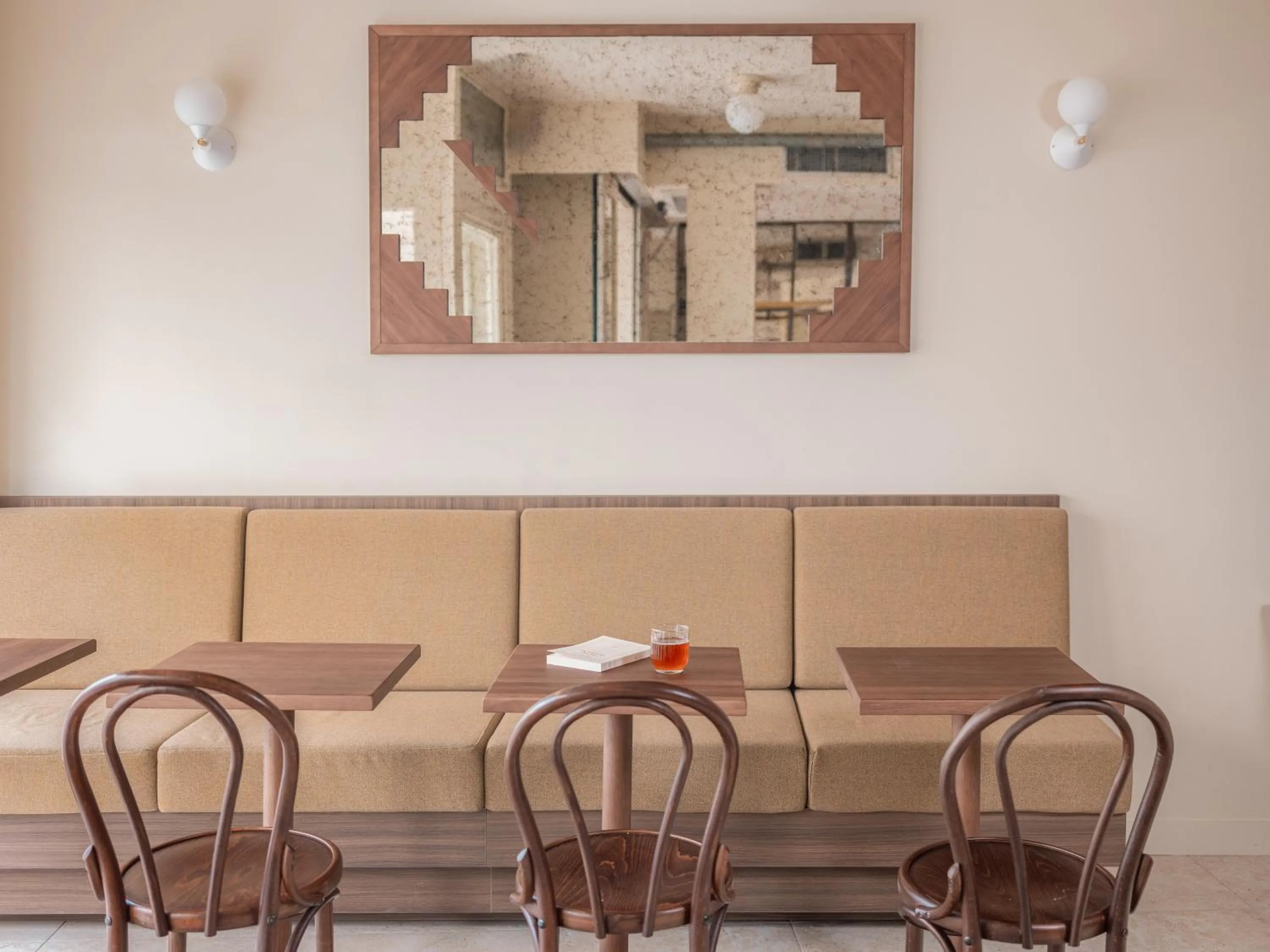 Restaurant/places to eat in Hôtel BASSS