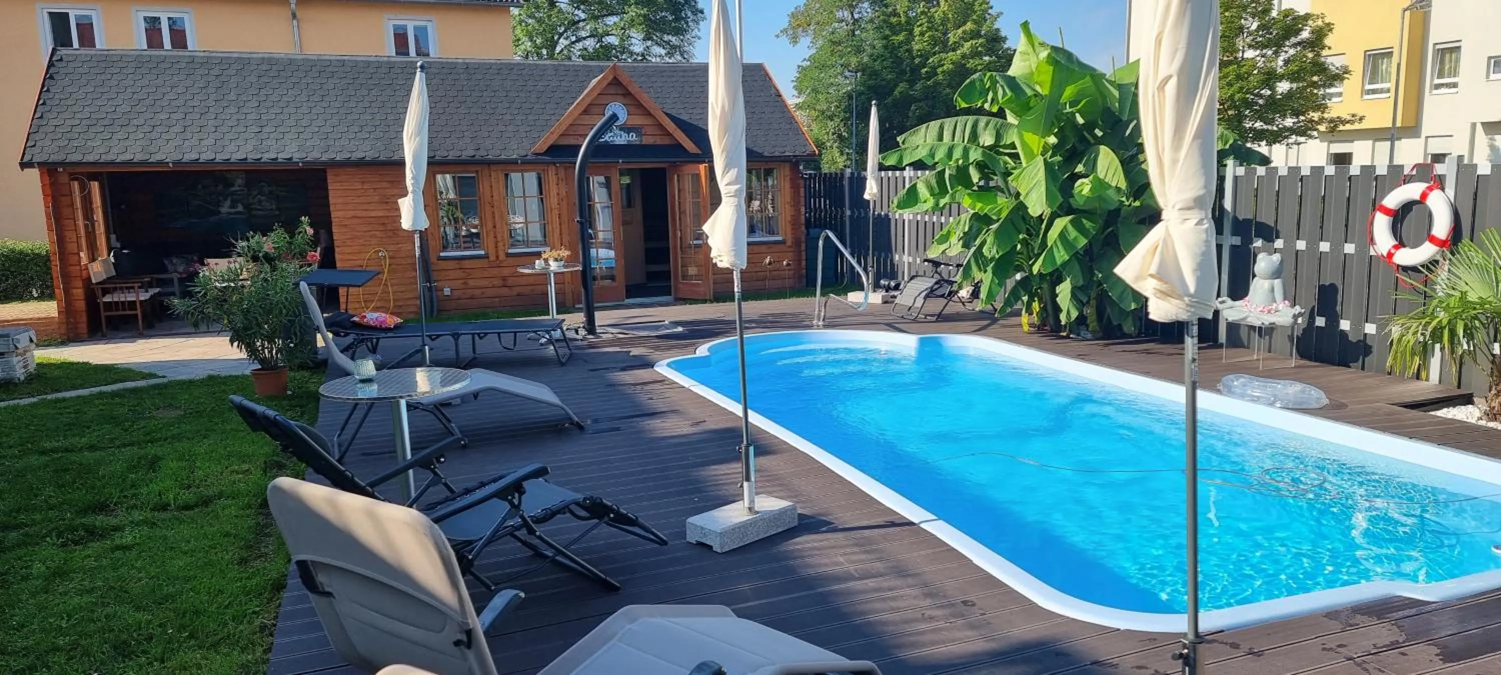 Swimming pool in Apartmenthaus Wertheim