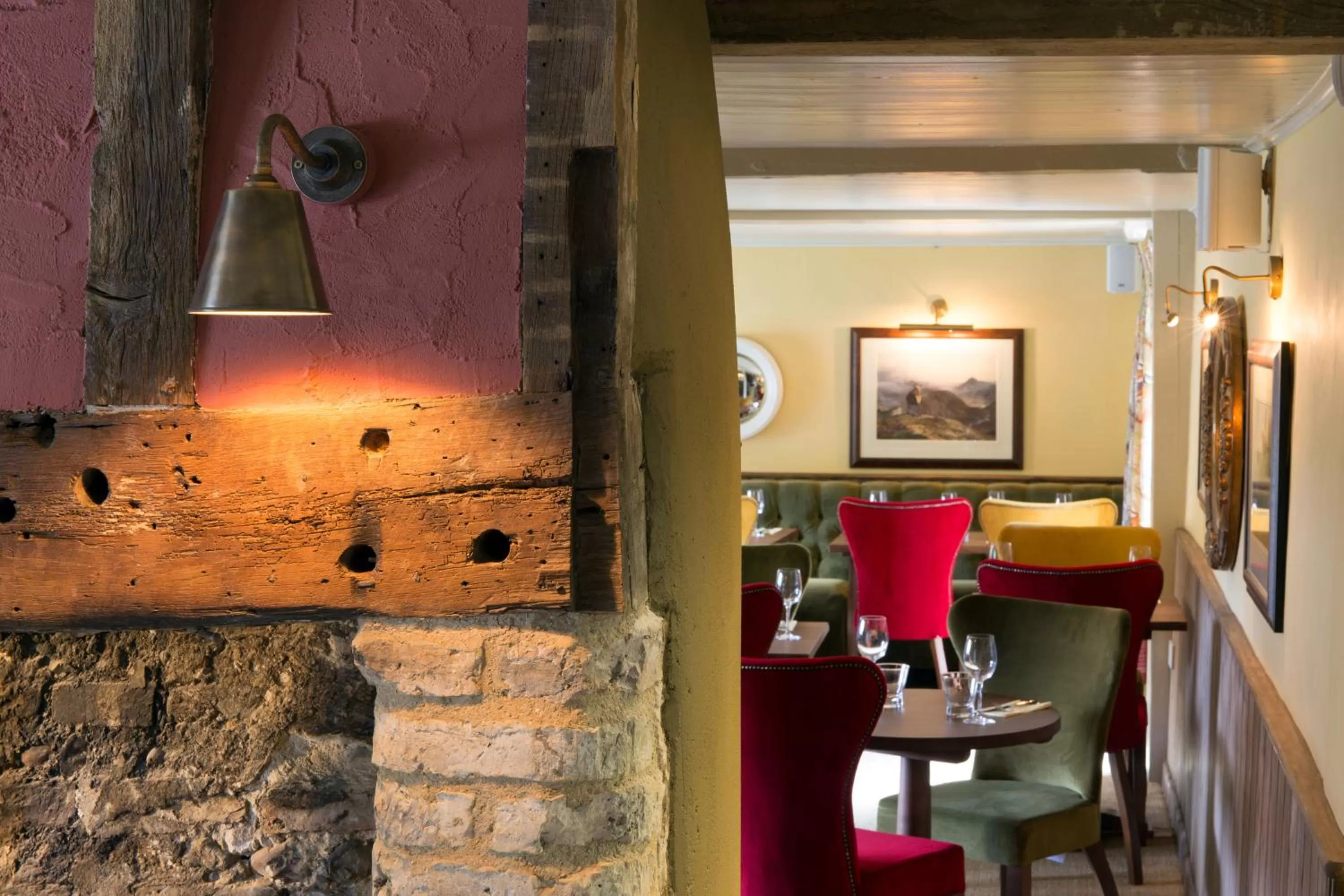 Restaurant/places to eat in The Honingham Buck