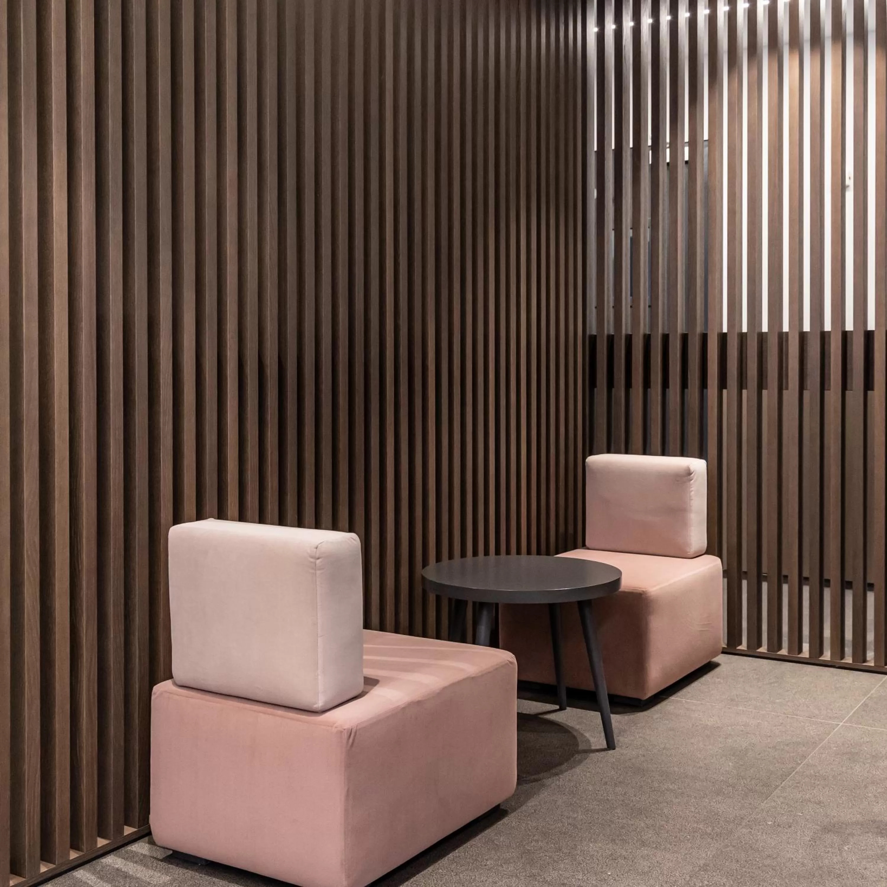 Restaurant/places to eat in Hotel Astoria