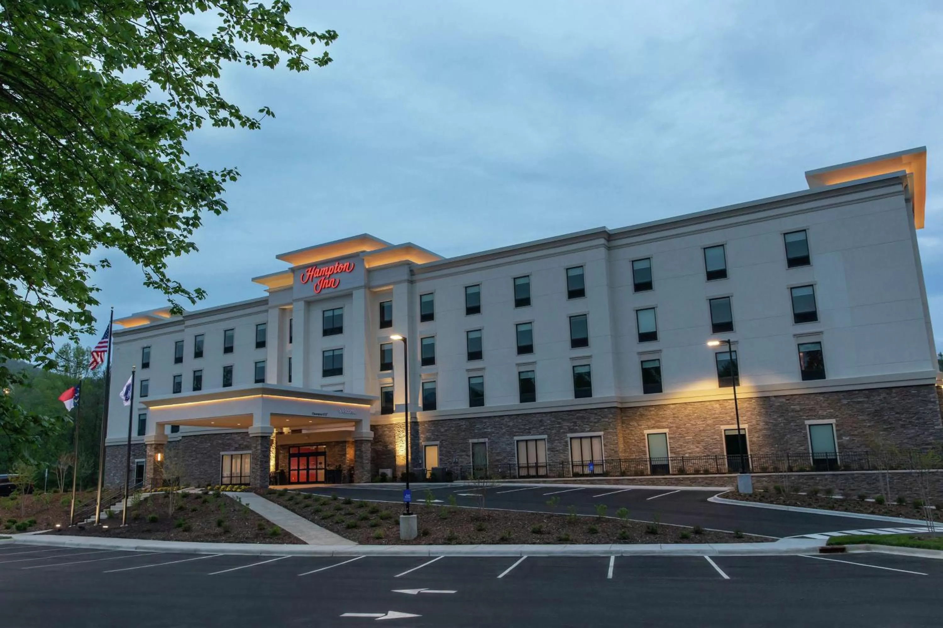 Property building in Hampton Inn Black Mountain