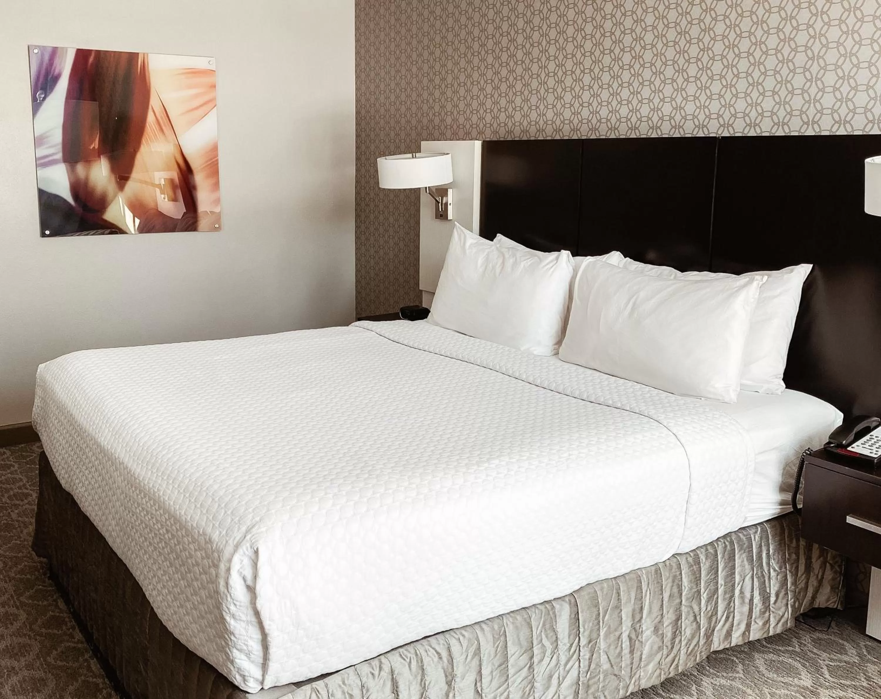 Photo of the whole room, Bed in Crowne Plaza Chicago SW - Burr Ridge by IHG