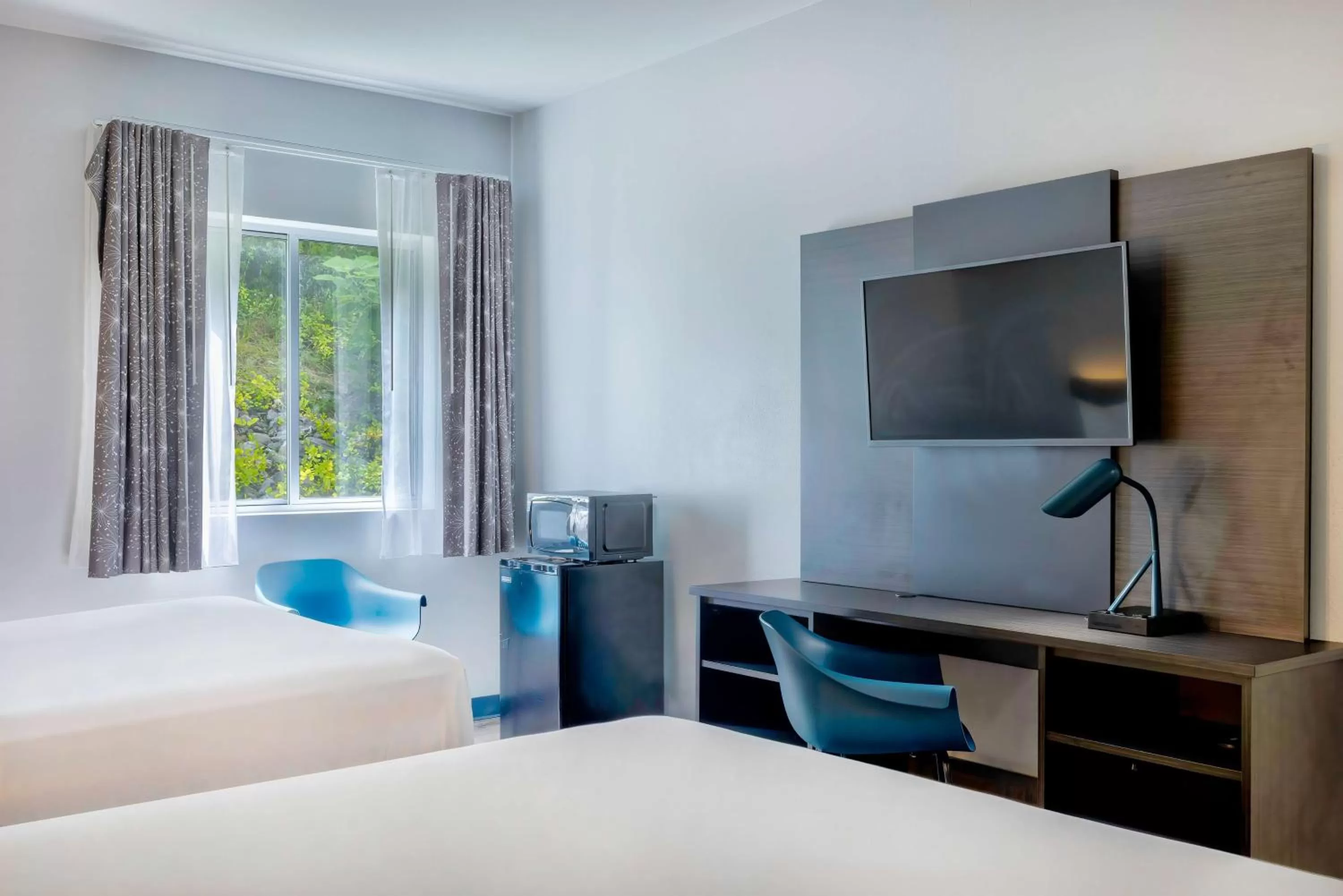 Bedroom, Bed in Motel 6 Bethel, CT - Danbury