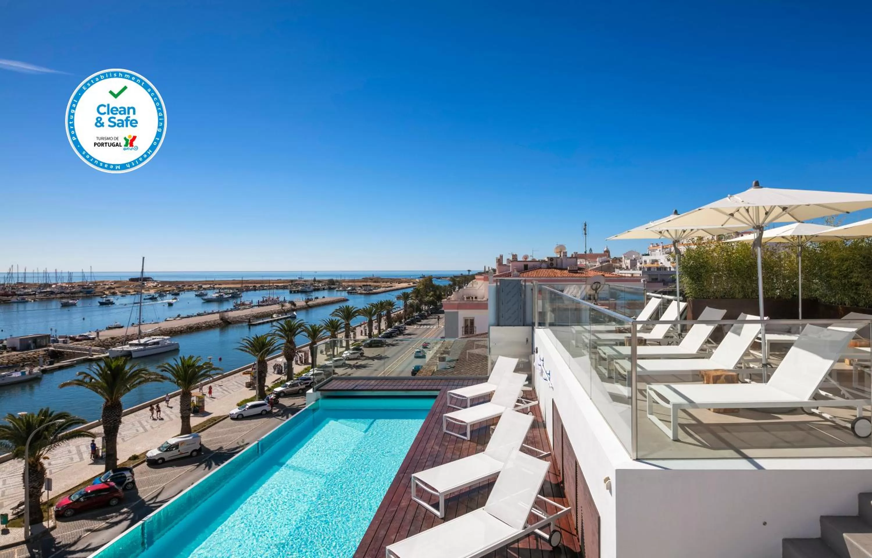 Pool view in Lagos Avenida Hotel