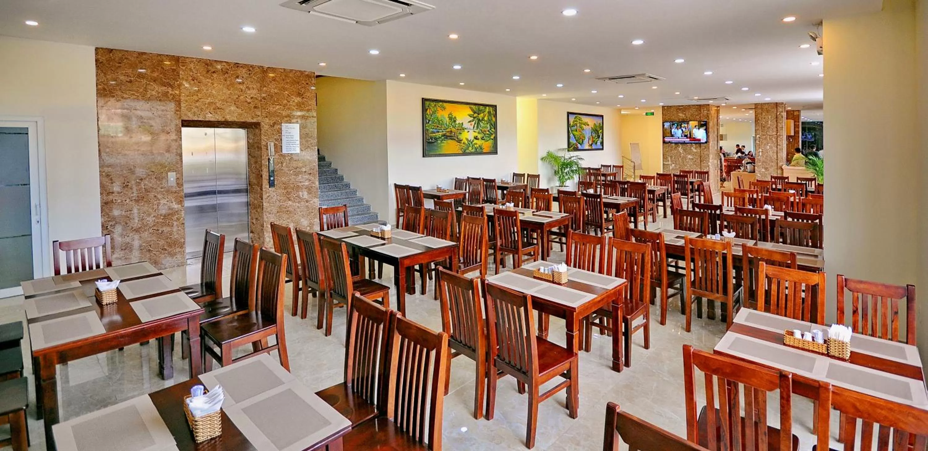 Restaurant/places to eat in Rigel Hotel