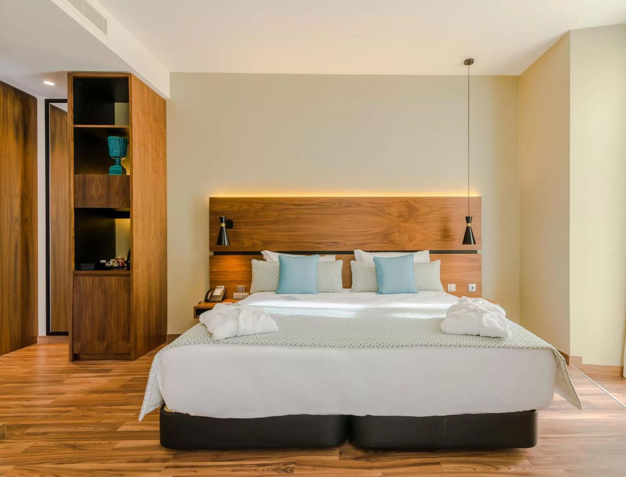 Coffee/tea facilities, Bed in Vincci Liberdade