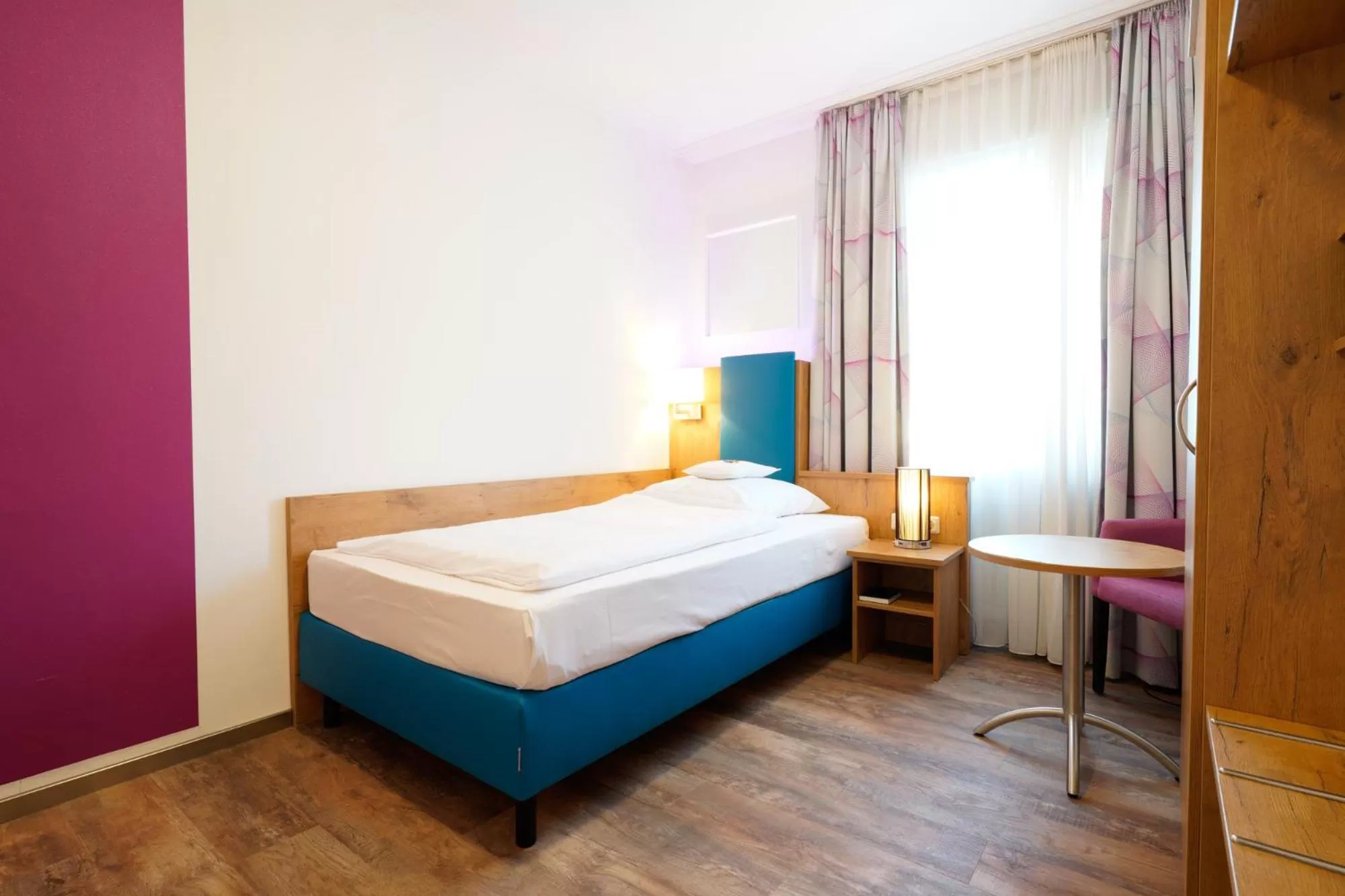 Photo of the whole room, Bed in Hotel Bayerischer Hof