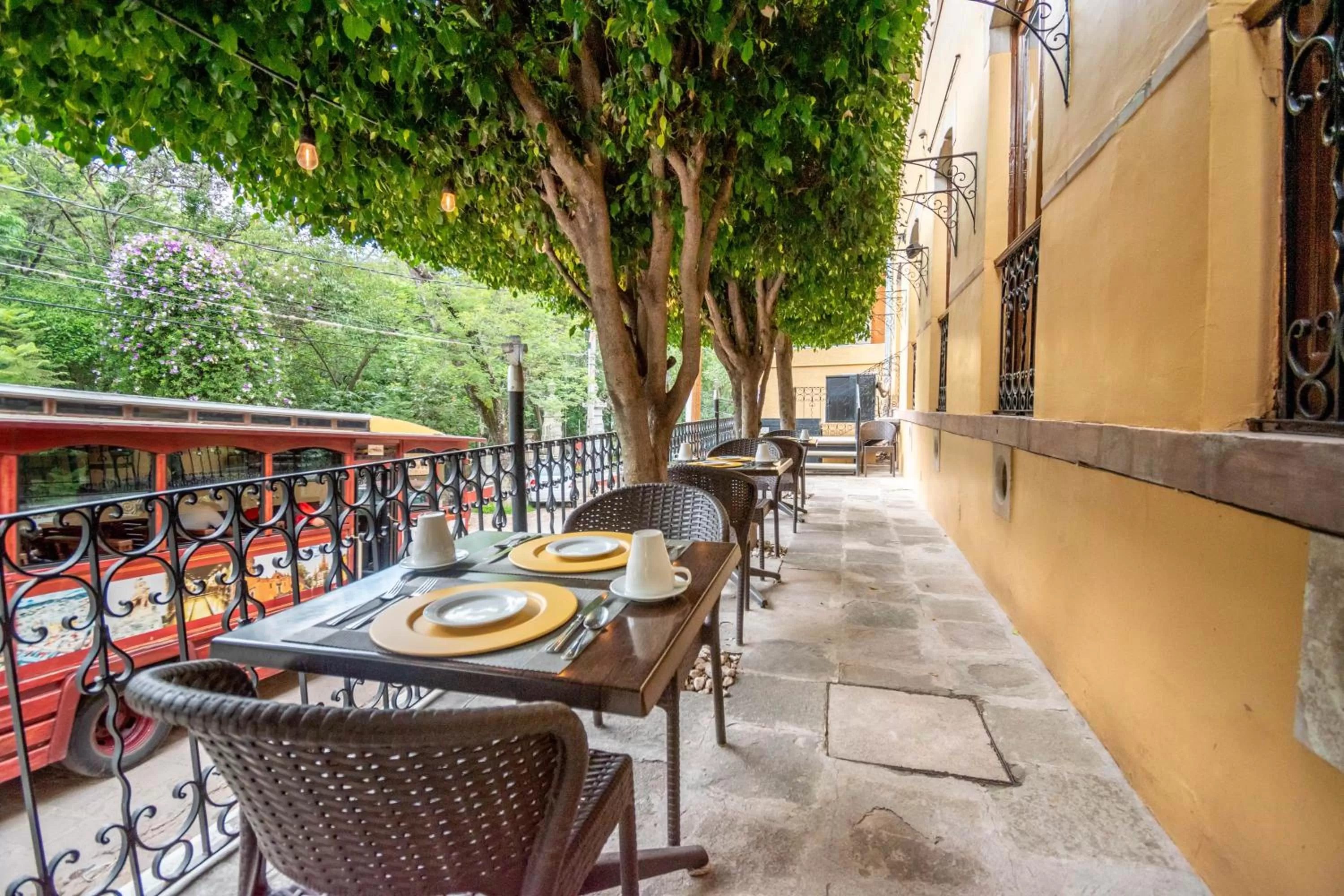 Restaurant/places to eat in Quinta Las Acacias Hotel Boutique