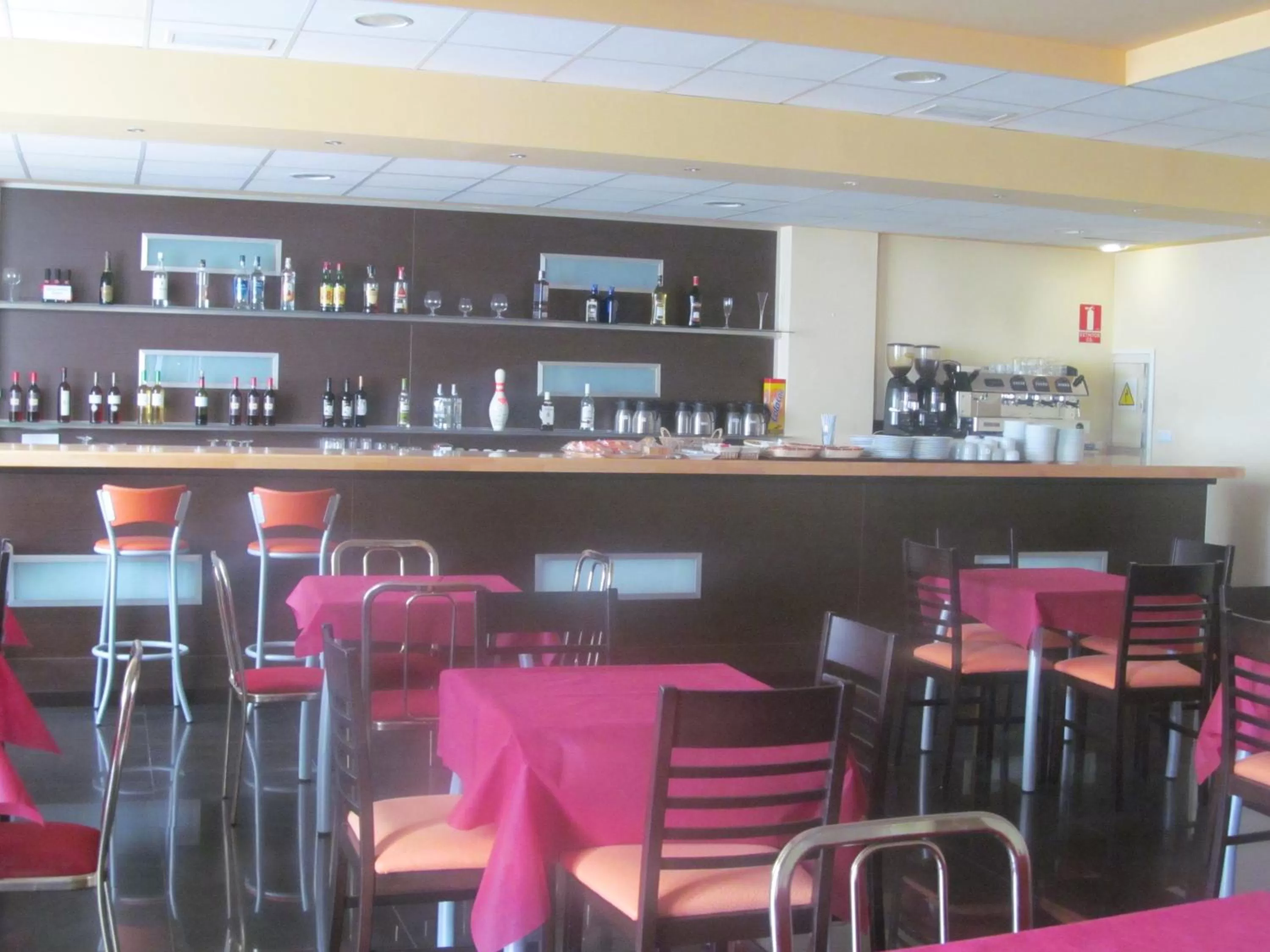 Lounge or bar in Hotel Cogullada