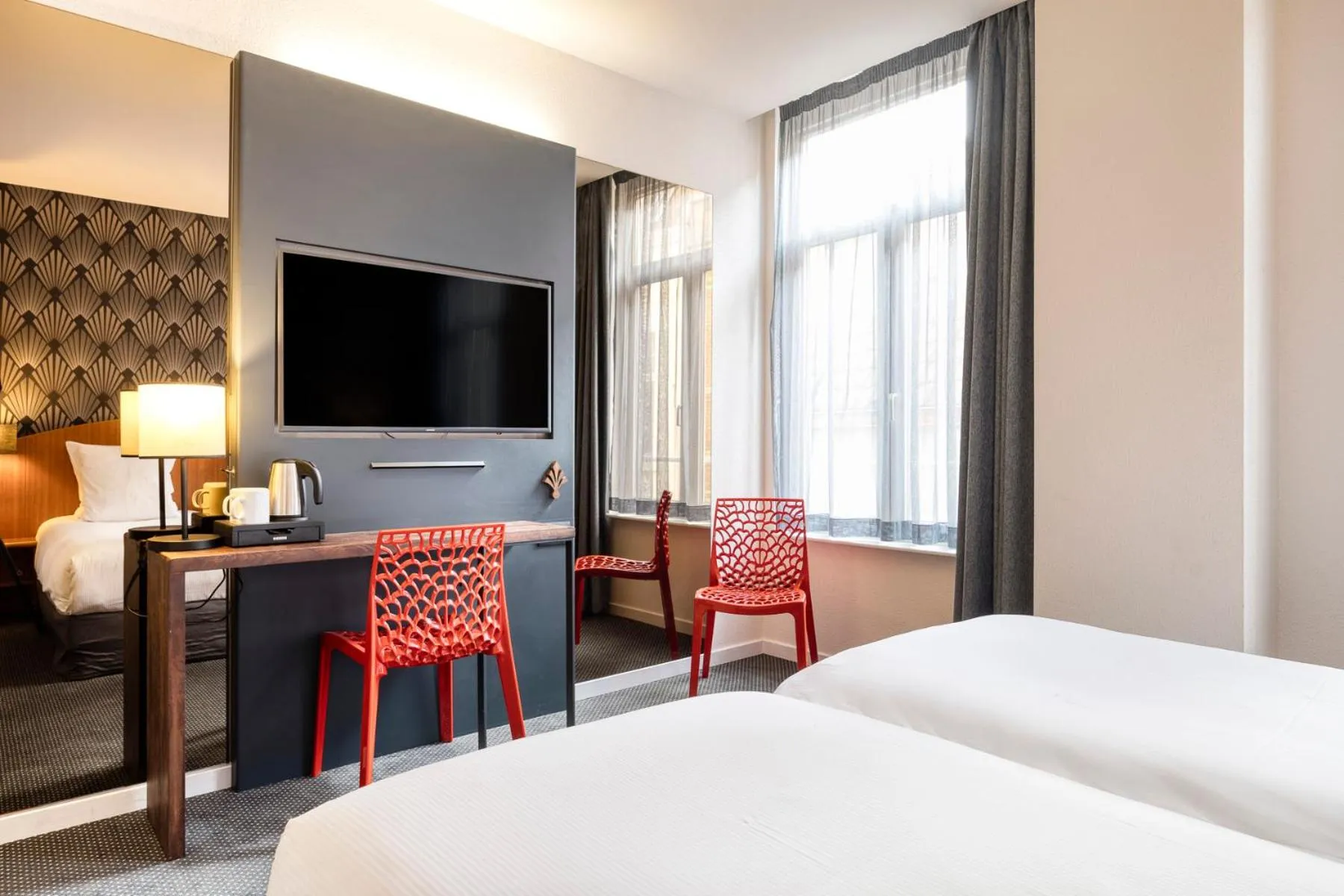 TV and multimedia, Bed in Aris Grand Place Hotel