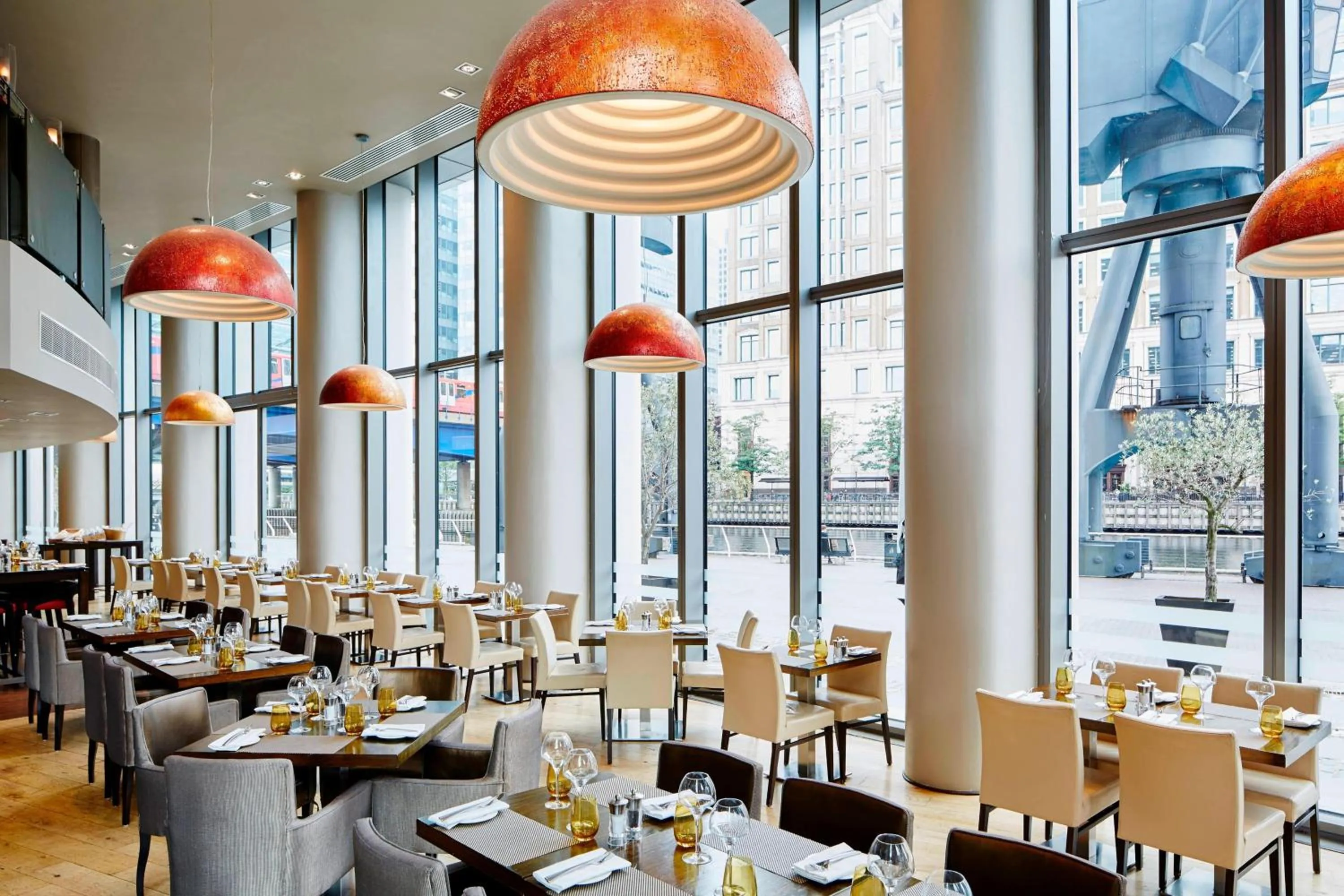 Restaurant/places to eat in Marriott Executive Apartments London, Canary Wharf