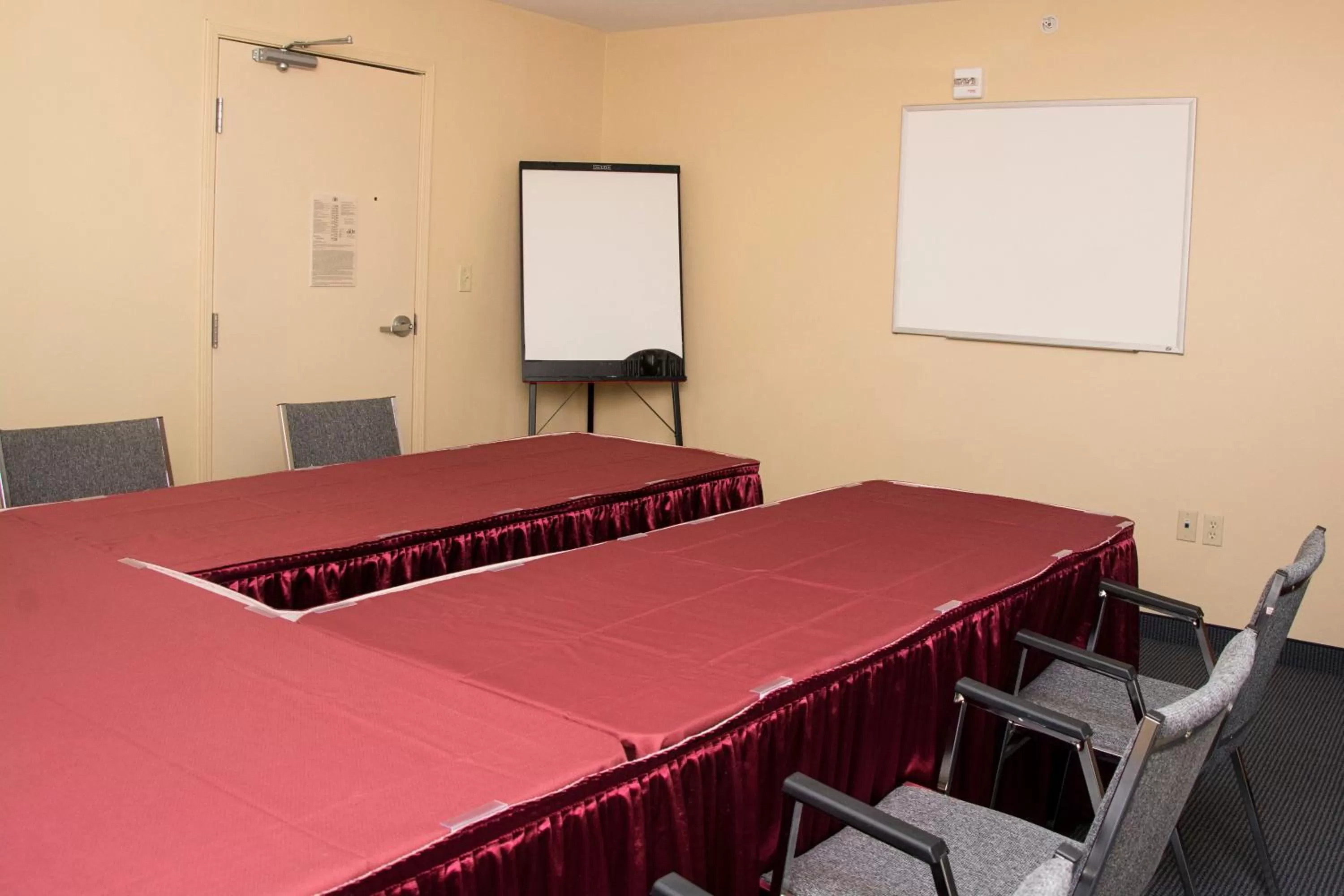 Meeting/conference room in Candlewood Suites Kalamazoo by IHG