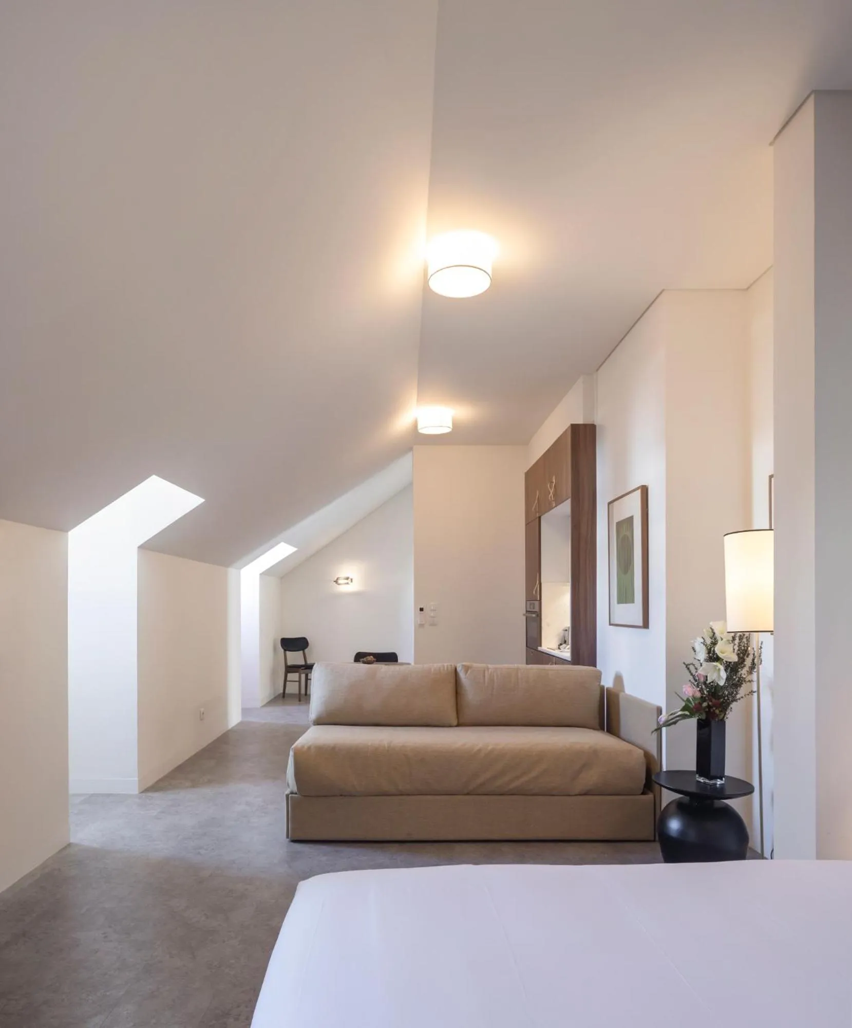 Living room, Bed in Lisbon Serviced Apartments - Avenida